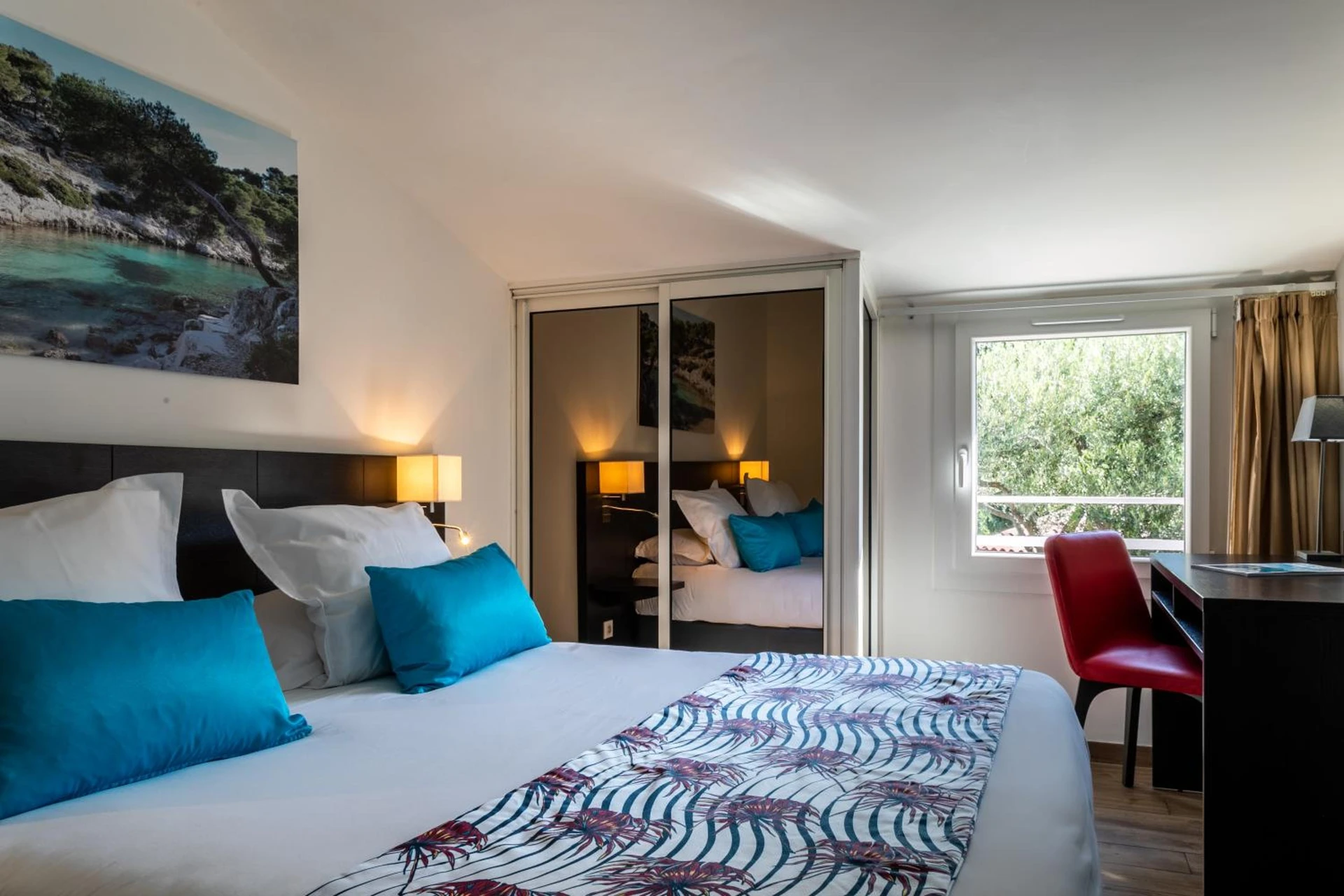 Chambre disponible pour un séminaire d'entreprise à Hôtel Corniche du Liouquet - La Ciotat