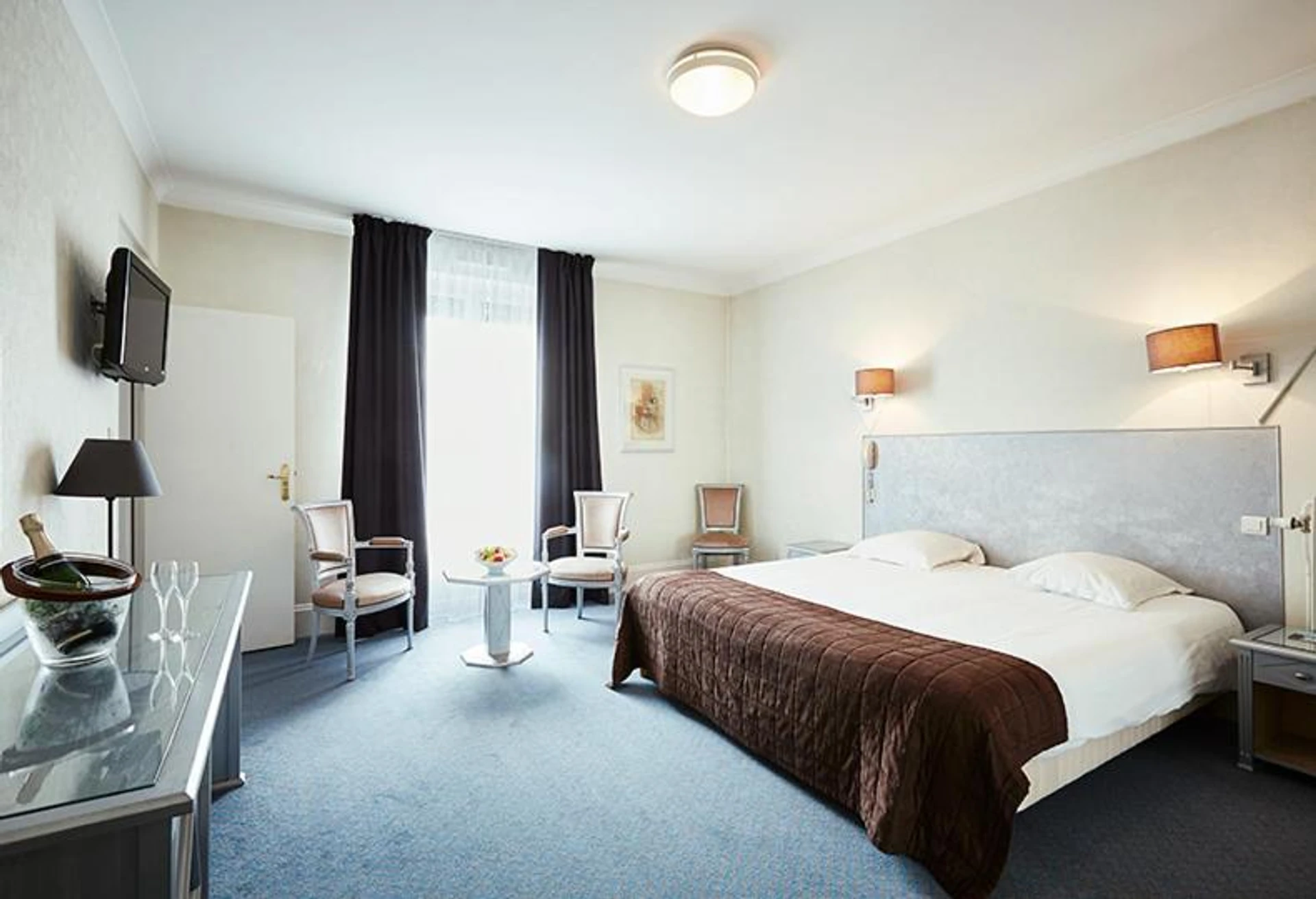 Magnifique chambre pour un séminaire d'entreprise à Hôtel Cosmos & Spa - Contrexéville