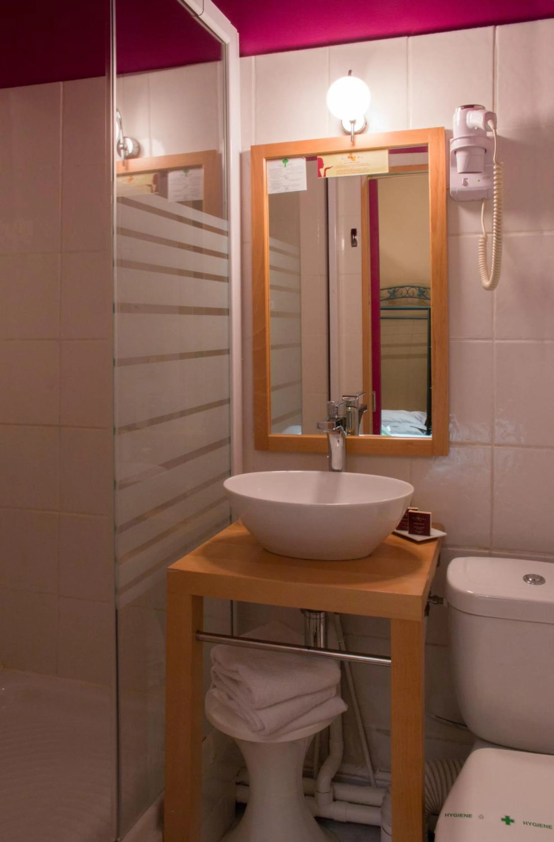 Chambre disponible pour un séminaire d'entreprise à Hotel Cote Patio - Nîmes