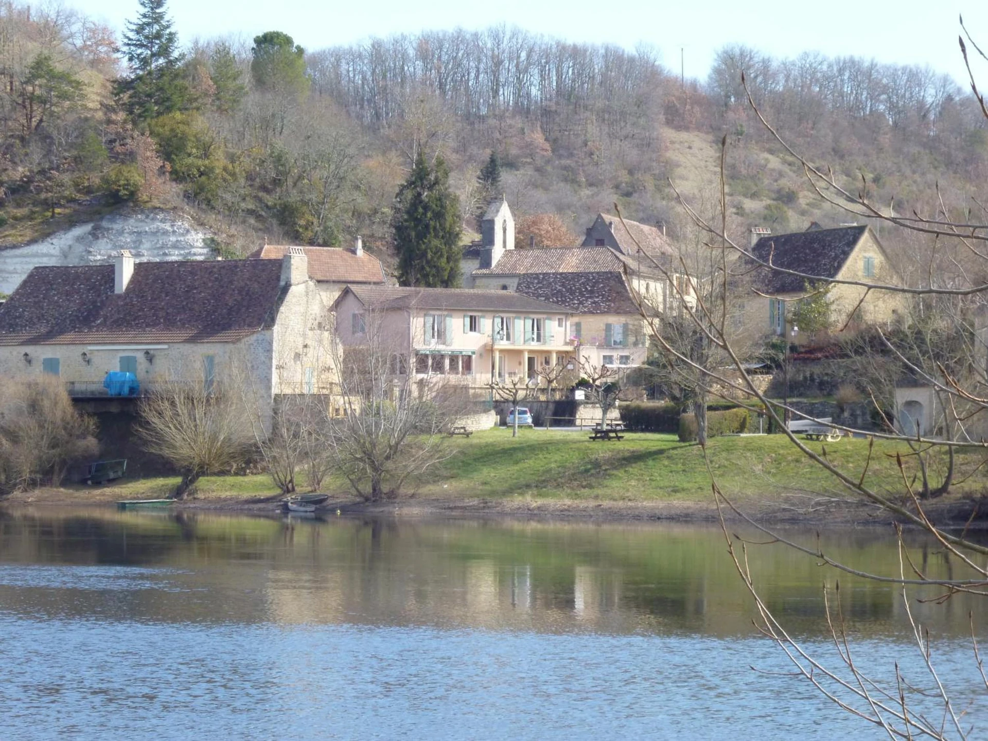 Organiser un séminaire d'entreprise : Hôtel-Restaurant Côté Rivage à badefols-sur-dordogne