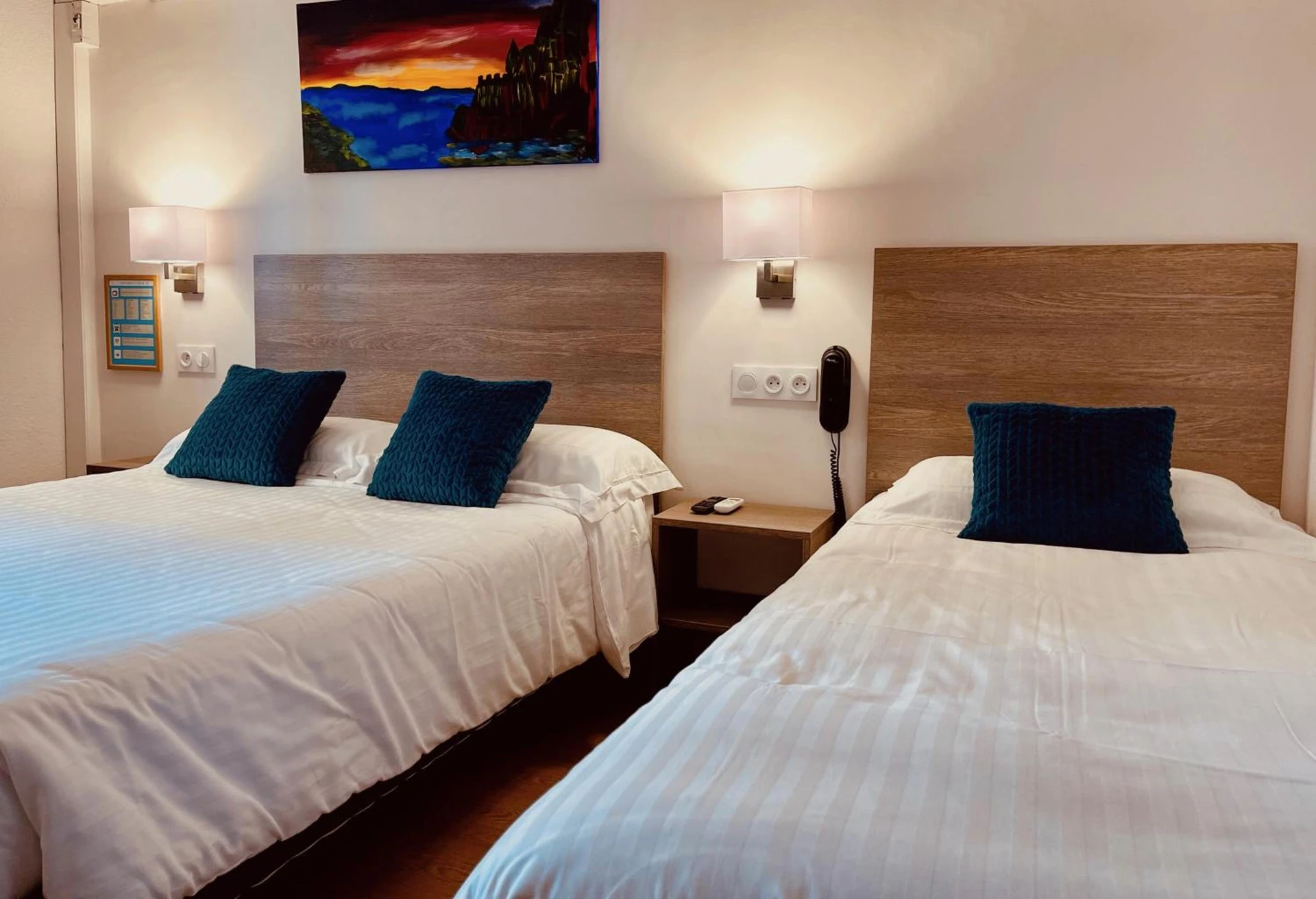 Magnifique chambre pour un séminaire d'entreprise à Hotel Courbet - Juan-les-Pins