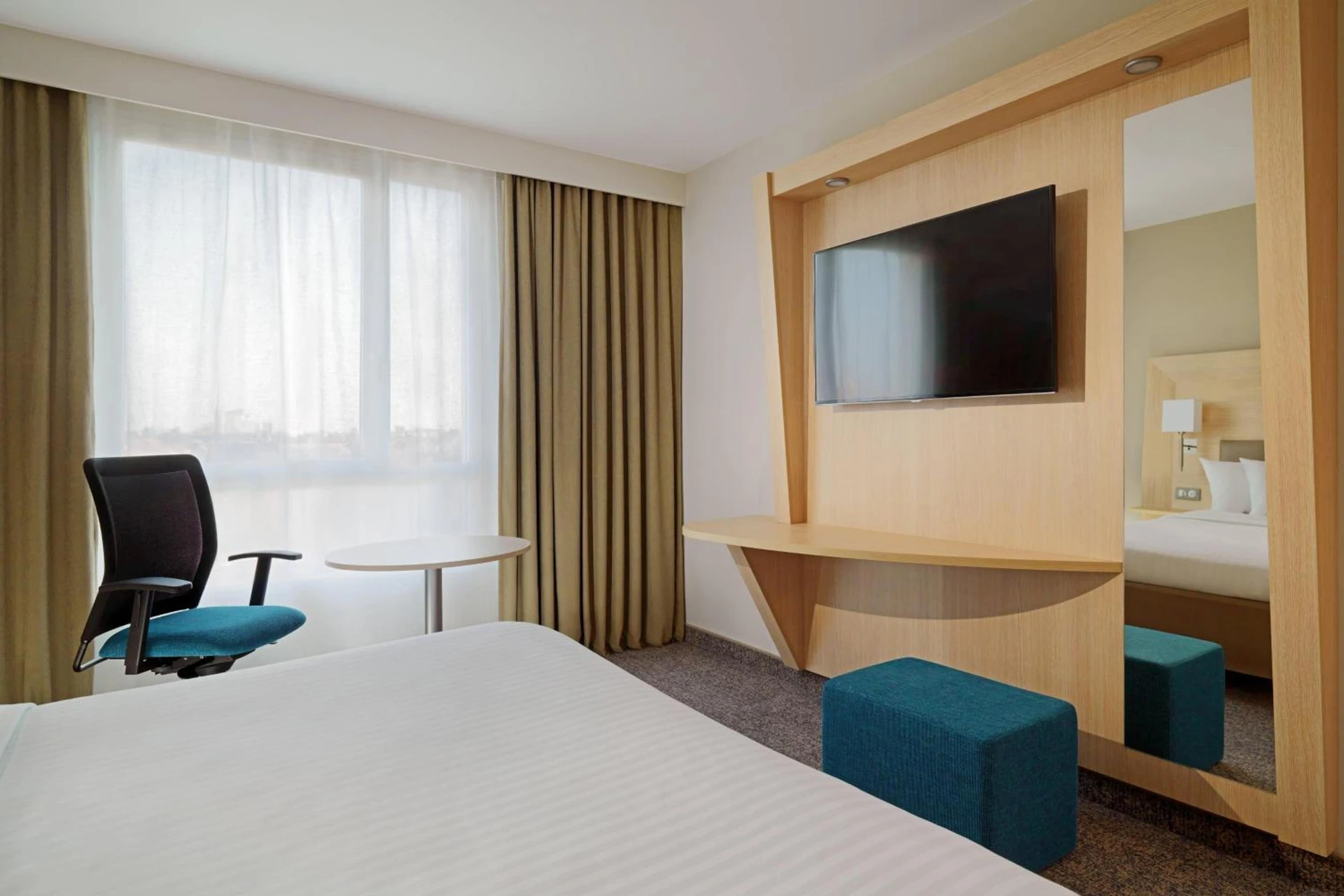 Chambre disponible pour un séminaire d'entreprise à Courtyard by Marriott Paris La Defense West - Colombes - Colombes