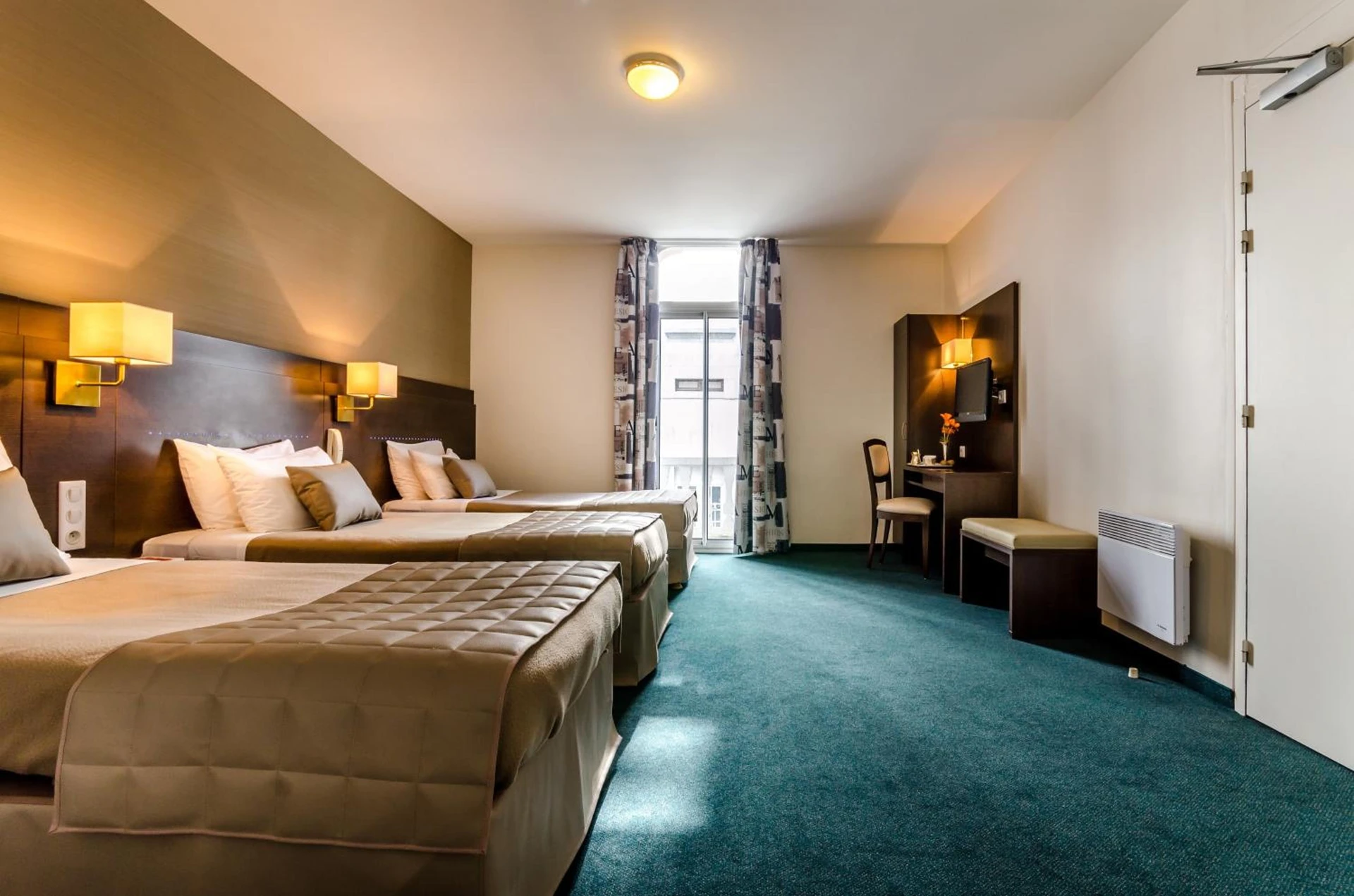 Magnifique chambre pour un séminaire d'entreprise à Hôtel Croix des Bretons - Lourdes Pyrénées - Lourdes