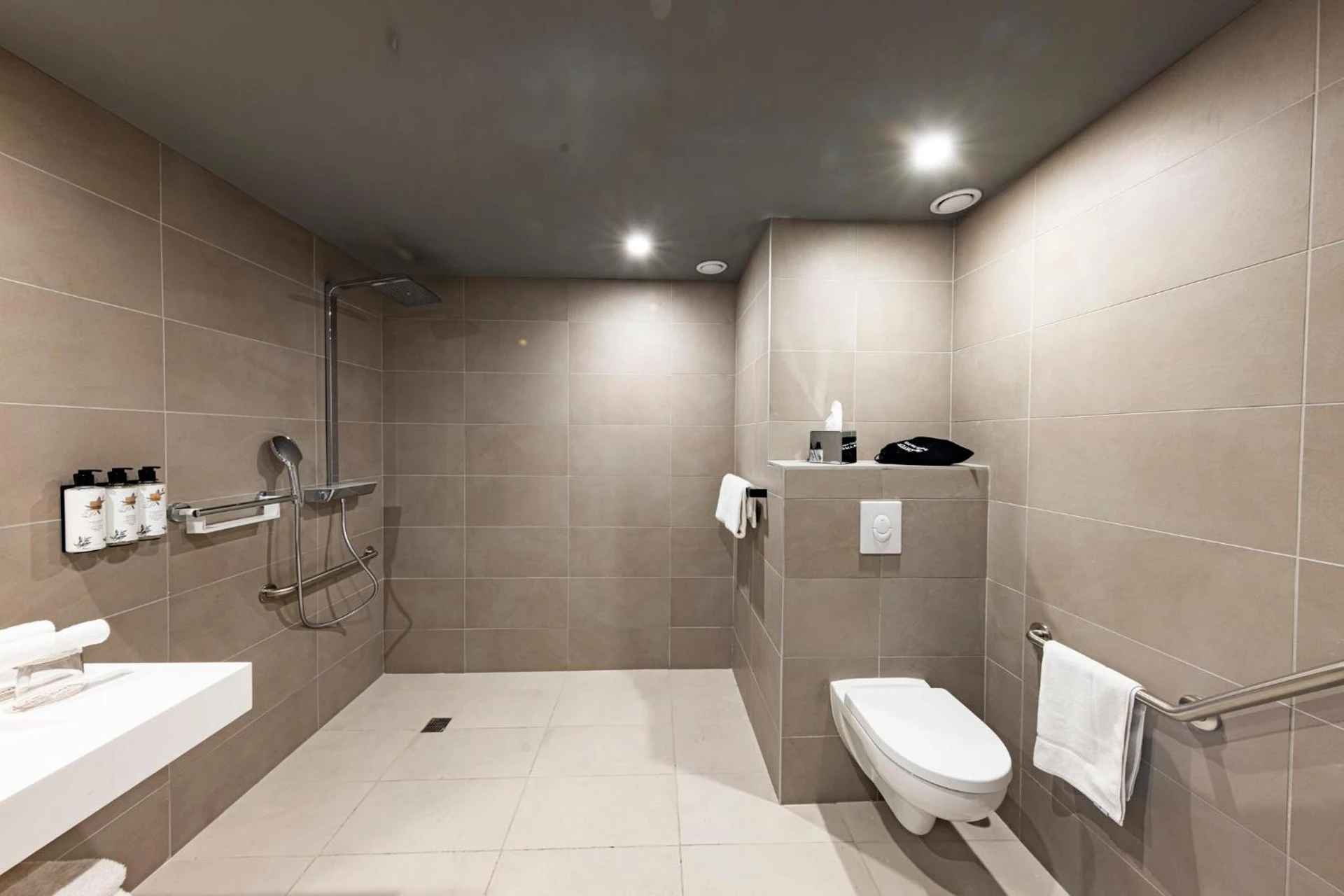 Chambre disponible pour un séminaire d'entreprise à Crowne Plaza - Marseille Le Dôme - Marseille