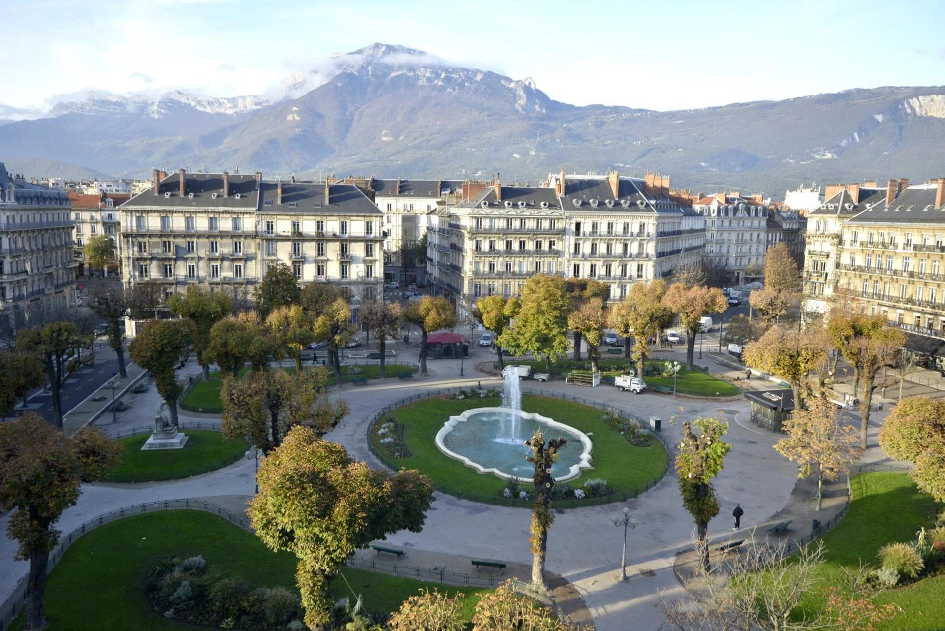 Chambre à Hôtel d’Angleterre Grenoble Hyper-Centre - Organiser un séminaire d'entreprise à Grenoble