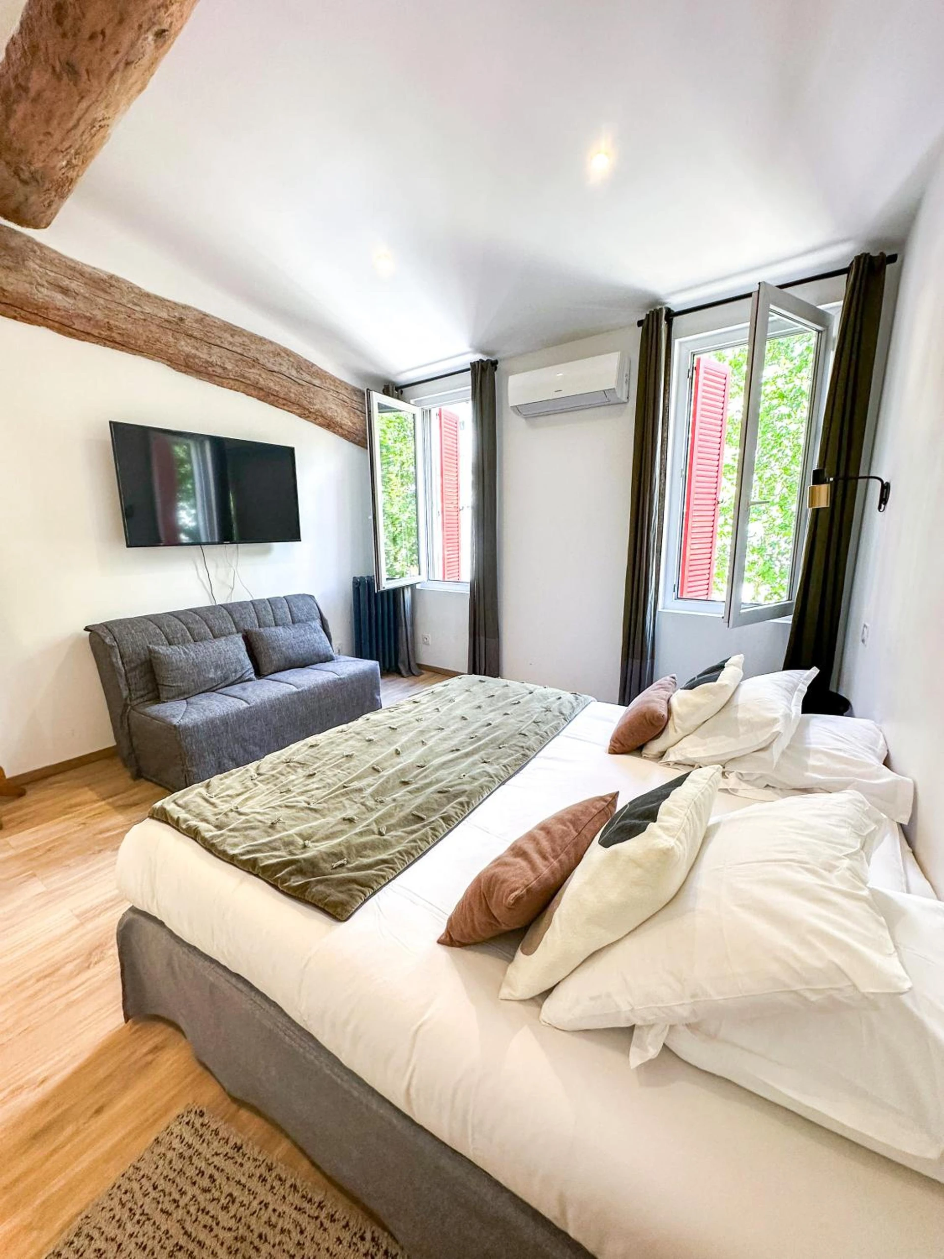 Chambre disponible pour un séminaire d'entreprise à Hôtel d'Angleterre, Salon-de-Provence - Salon-de-Provence