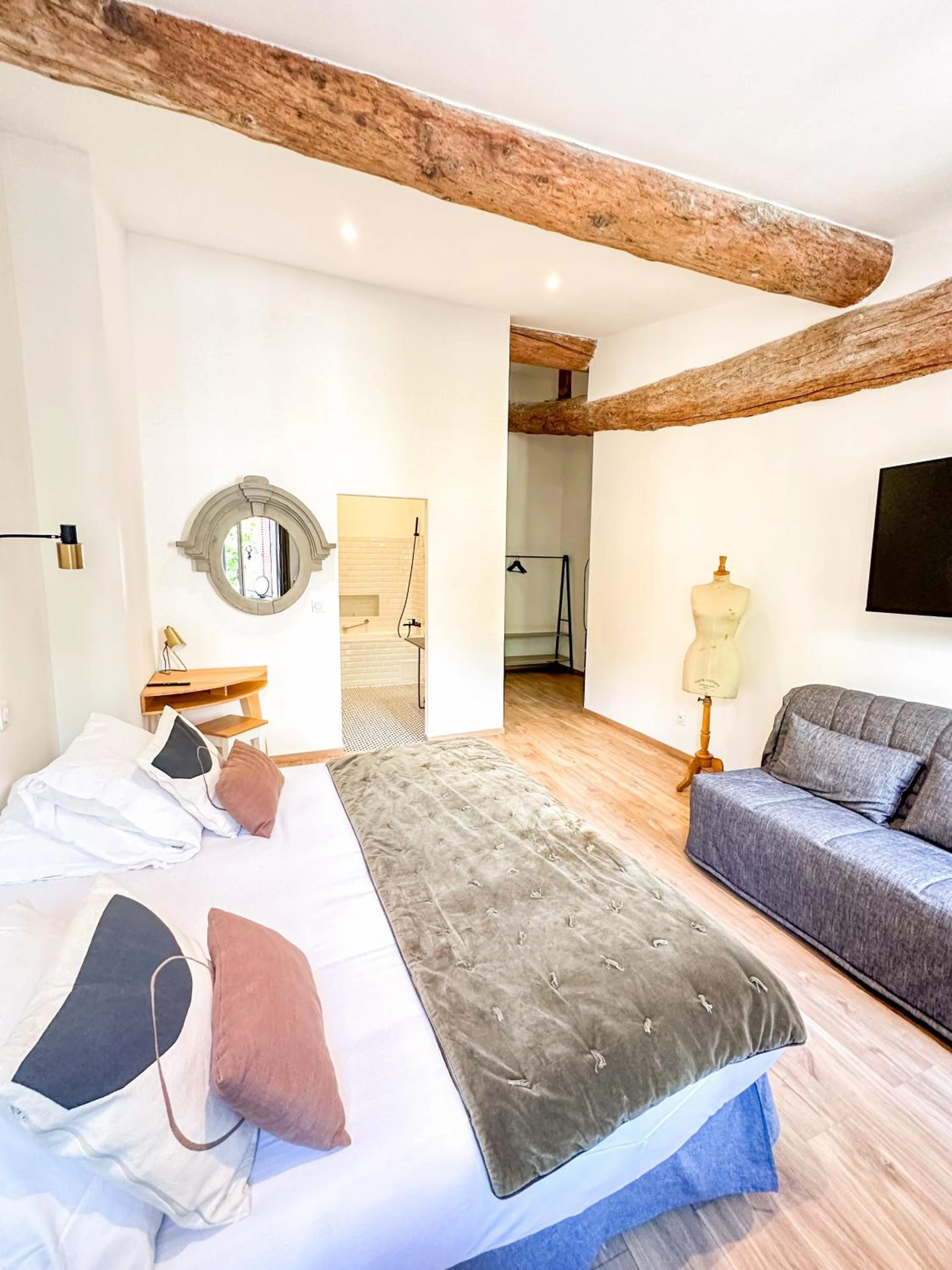 Chambre disponible pour un séminaire d'entreprise à Hôtel d'Angleterre, Salon-de-Provence - Salon-de-Provence