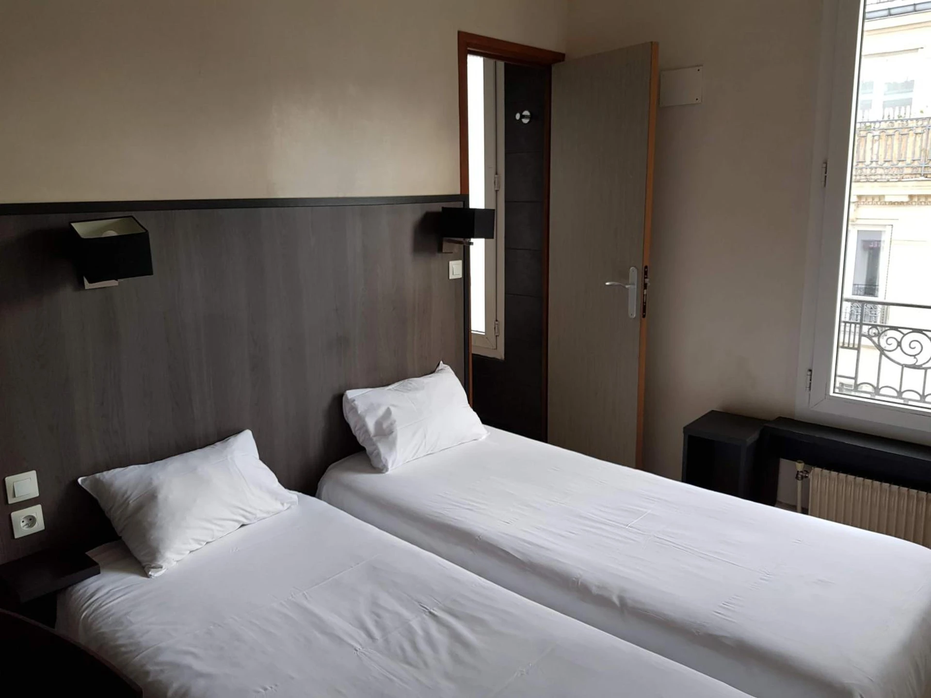 Chambre disponible pour un séminaire d'entreprise à Hôtel D'Anjou - Levallois-Perret