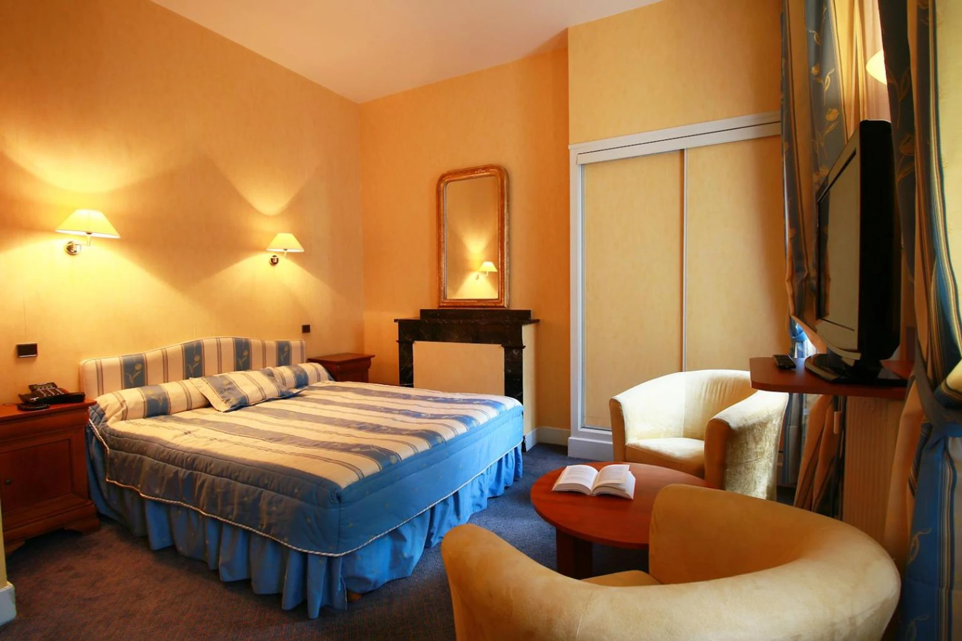 Chambre disponible pour un séminaire d'entreprise à Hôtel d'Etigny - Luchon