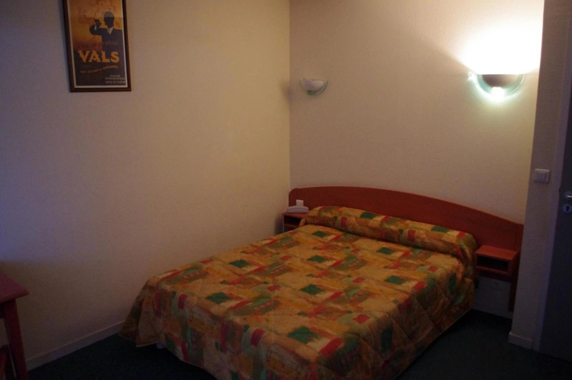 Chambre disponible pour un séminaire d'entreprise à Hotel de Bordeaux - Gramat