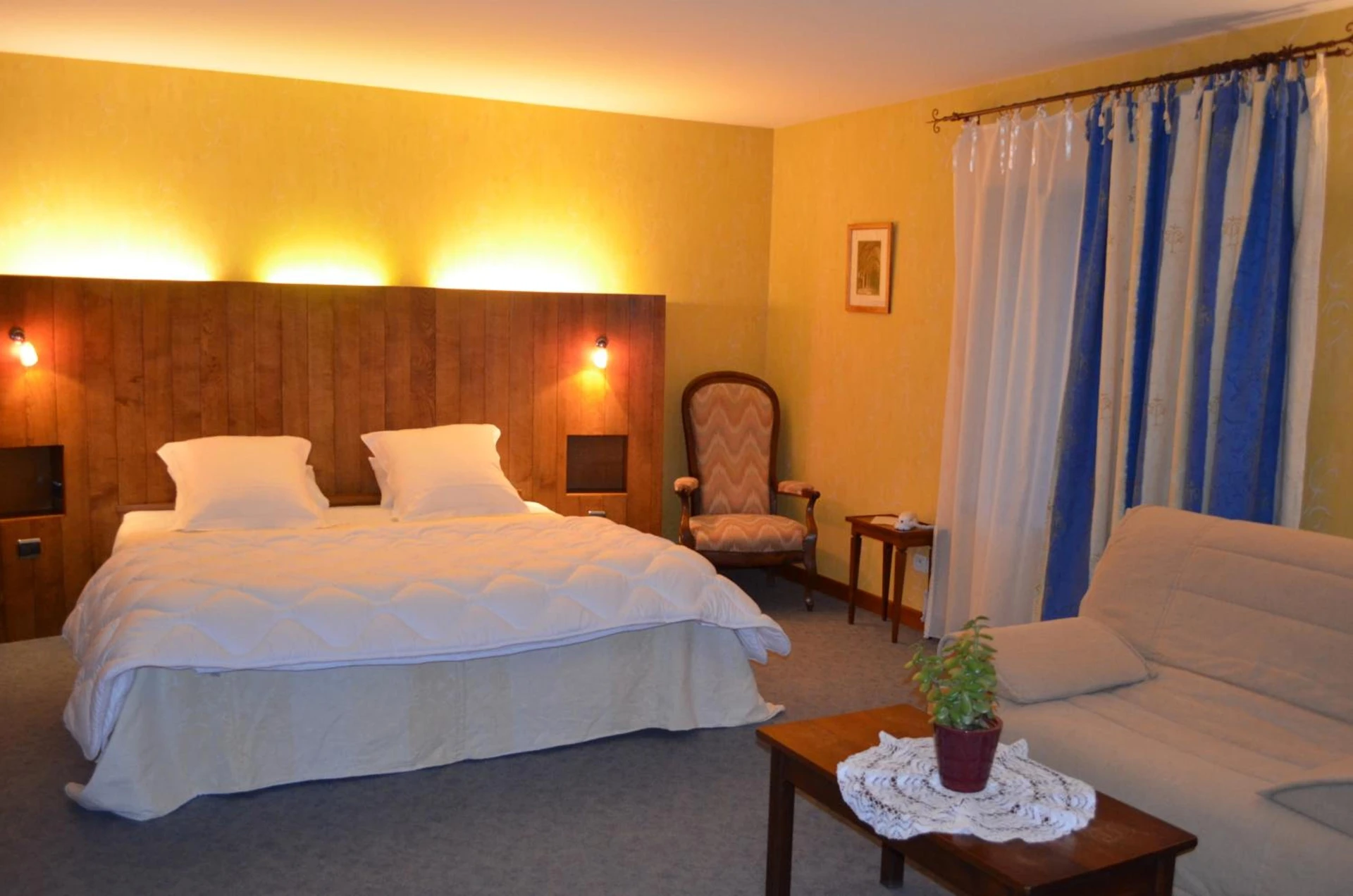 Magnifique chambre pour un séminaire d'entreprise à Hotel de Bourgogne - Cluny