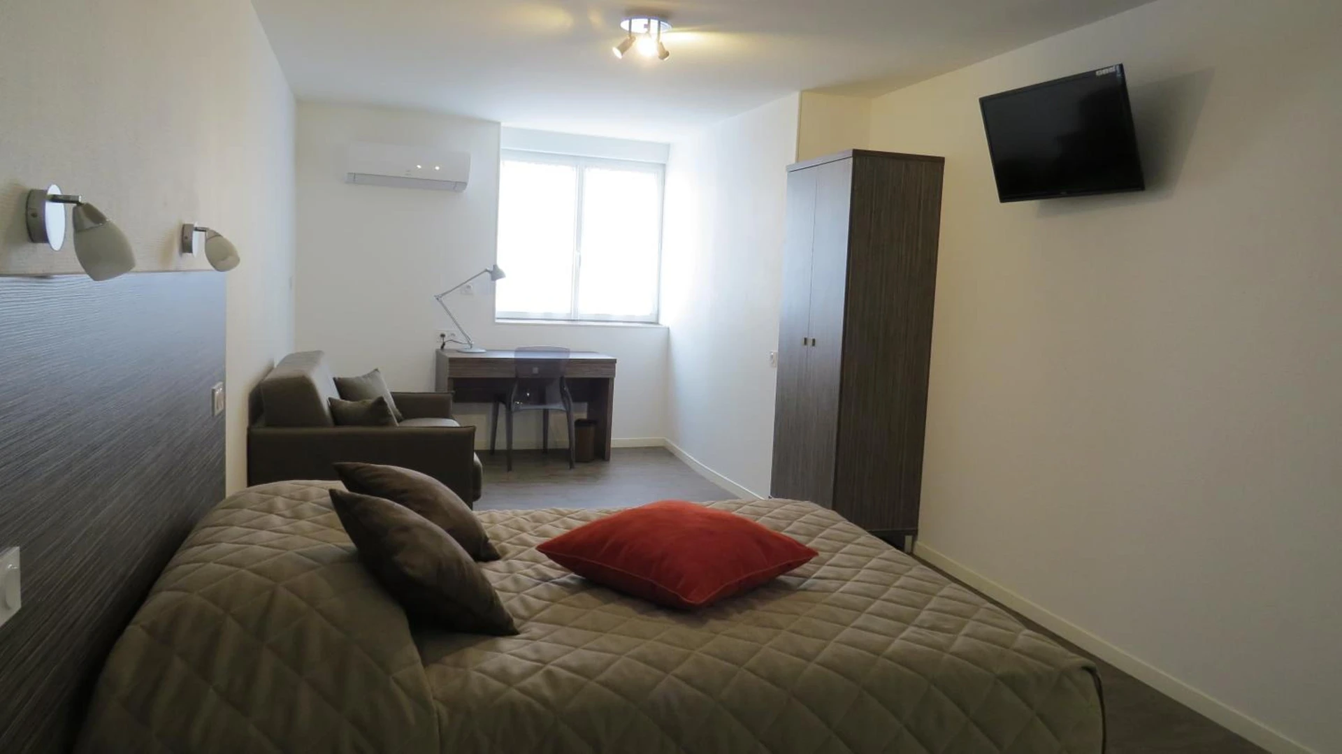 Chambre disponible pour un séminaire d'entreprise à Hôtel de Clèves - Nevers