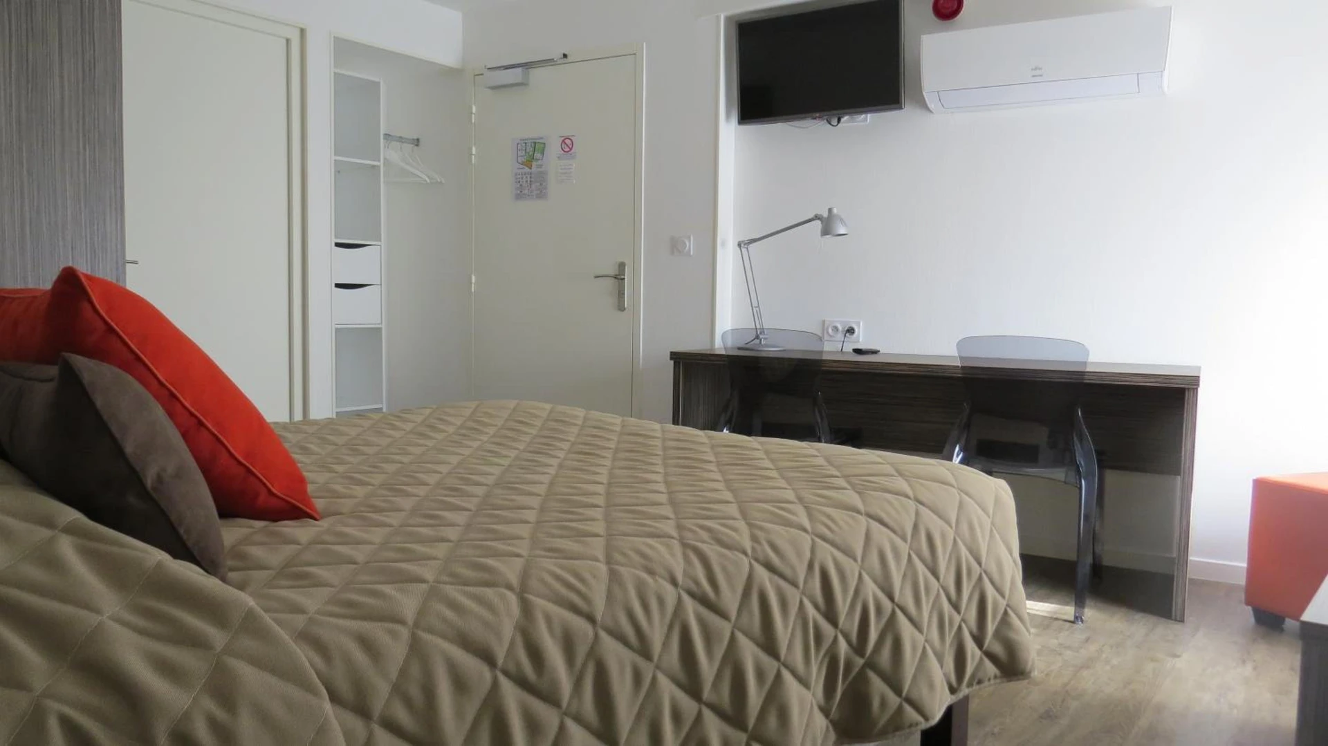 Chambre disponible pour un séminaire d'entreprise à Hôtel de Clèves - Nevers
