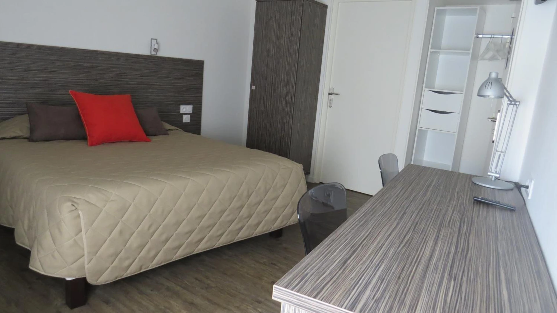Chambre disponible pour un séminaire d'entreprise à Hôtel de Clèves - Nevers