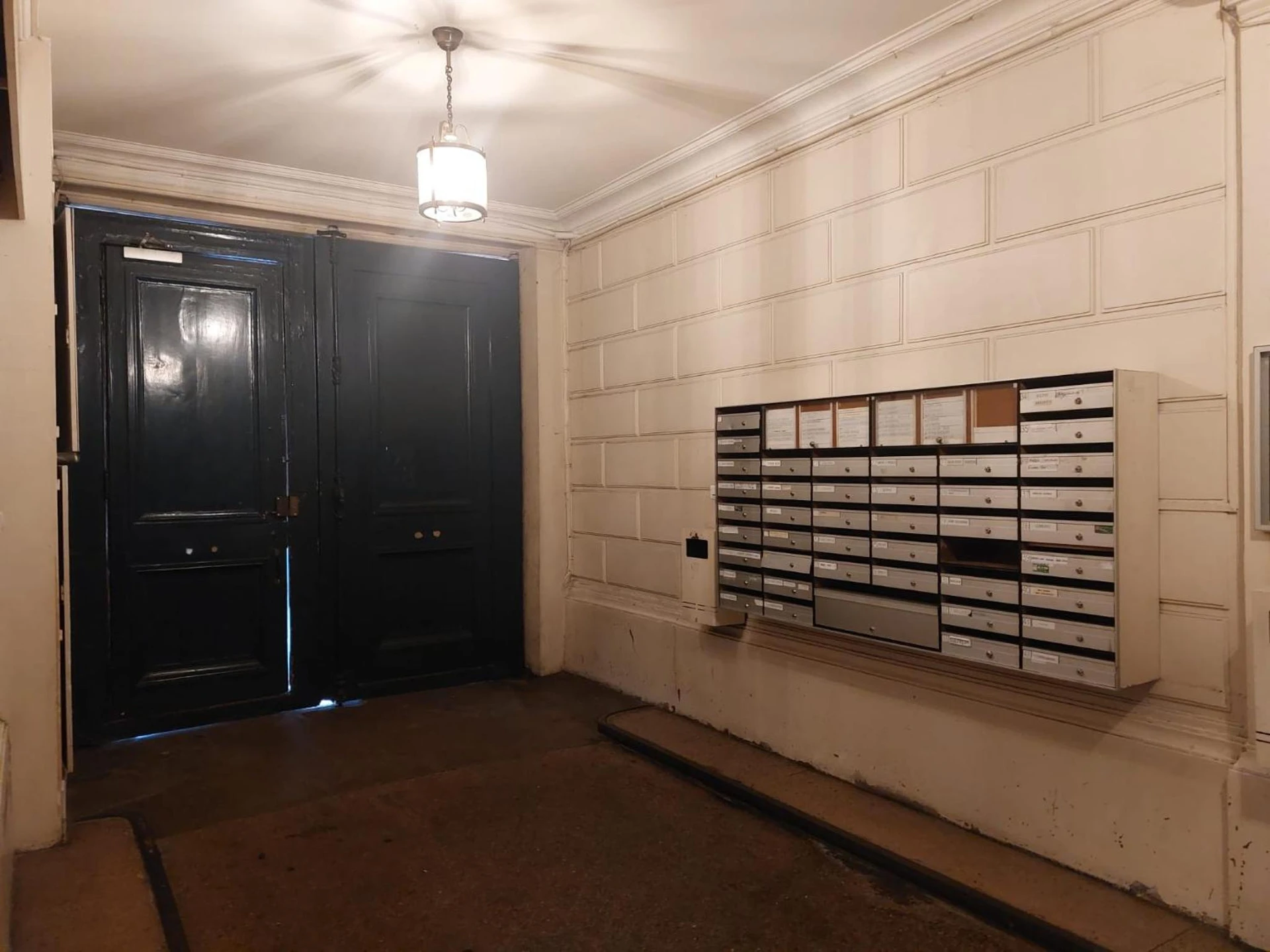 Organiser un séminaire d'entreprise : PARIS BASTILLE BERCY GARE DE LYON CHAMBRE CLIMATISEE 9m2 idéal 1 pers ,max 2 pers à paris-12e-arrondissement