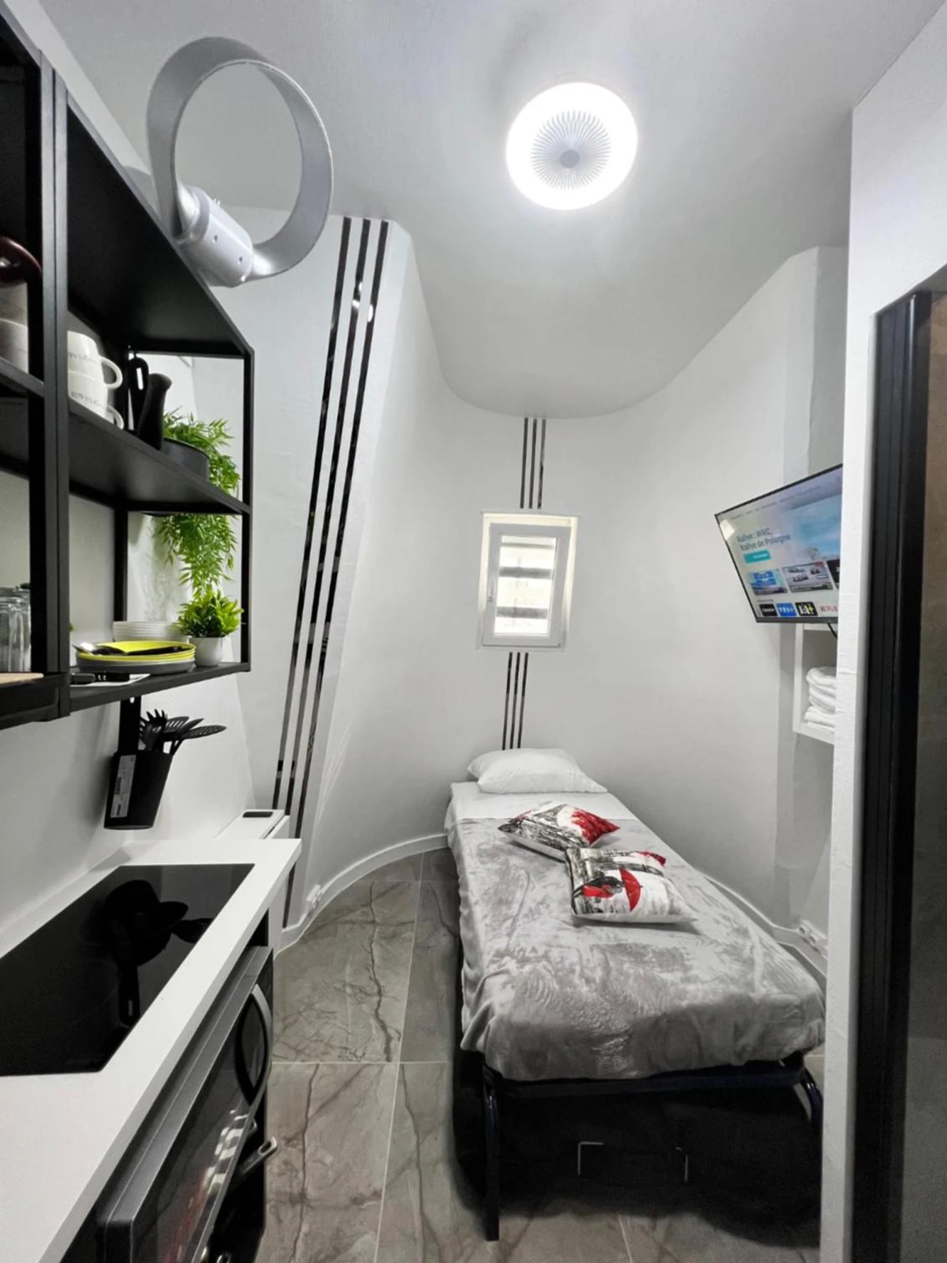 Chambre disponible pour un séminaire d'entreprise à PARIS BASTILLE BERCY GARE DE LYON CHAMBRE CLIMATISEE 9m2 idéal 1 pers ,max 2 pers - Paris