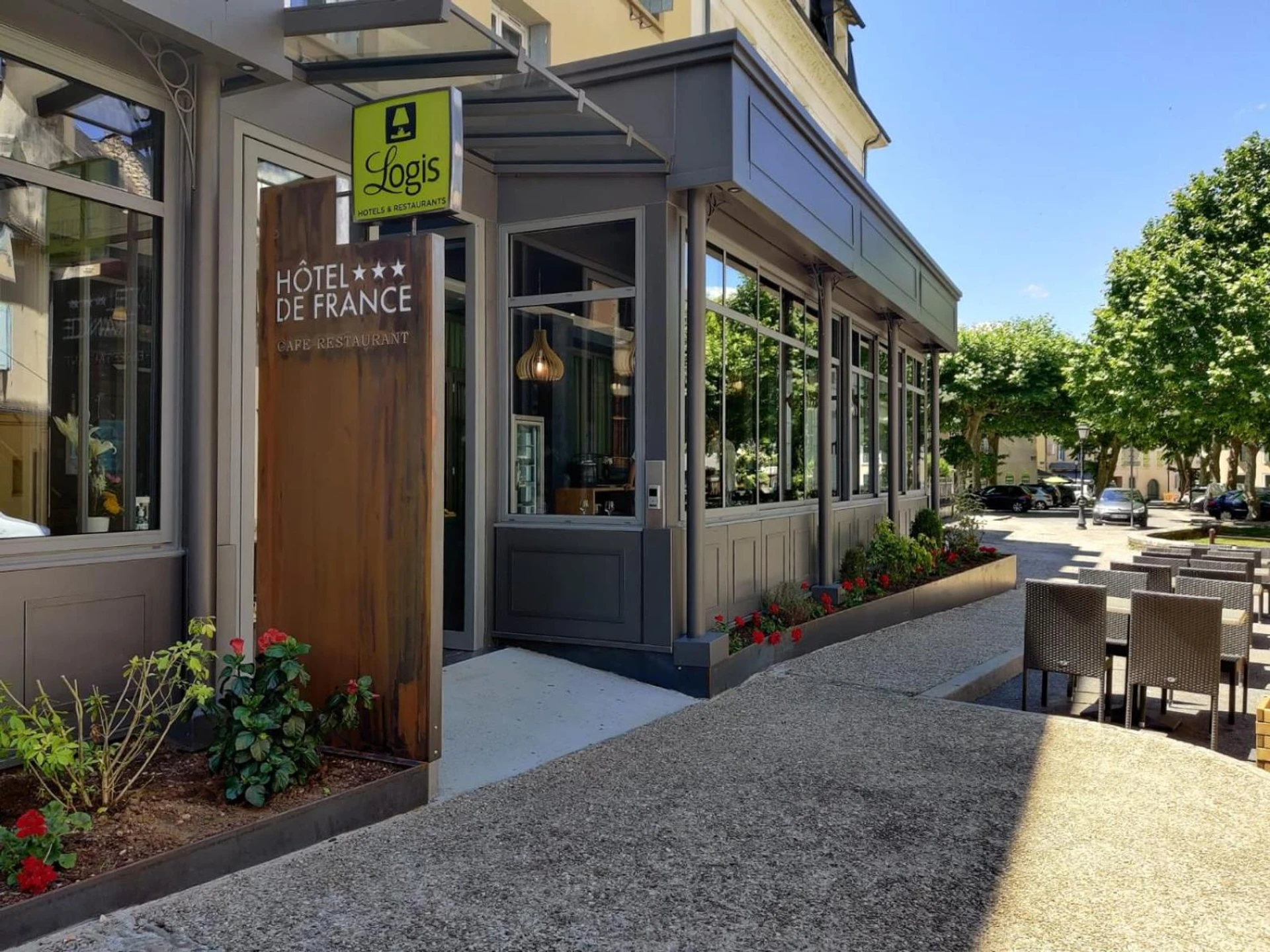 Organiser un séminaire d'entreprise : Logis Hôtel Restaurant de France à saint-geniez-d-olt