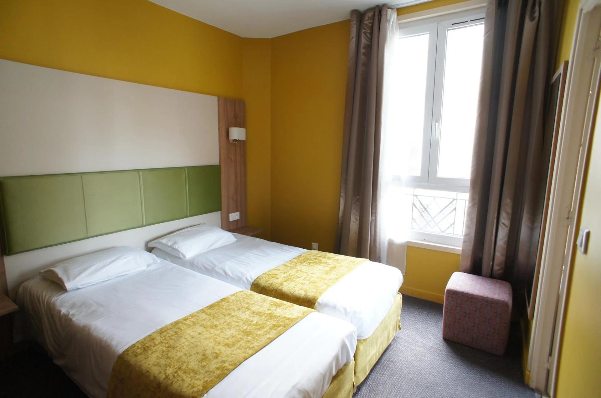 Chambre disponible pour un séminaire d'entreprise à Hôtel De France - Boulogne-Billancourt