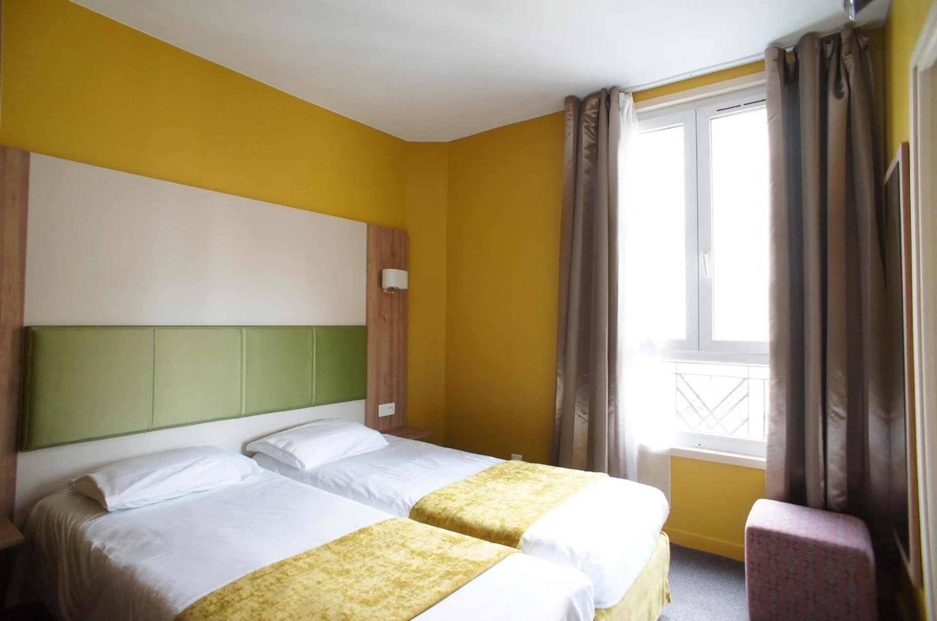 Chambre disponible pour un séminaire d'entreprise à Hôtel De France - Boulogne-Billancourt