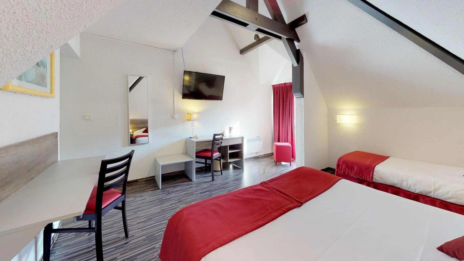 Chambre disponible pour un séminaire d'entreprise à Hôtel de France Contact-Hôtel - Évian-les-Bains