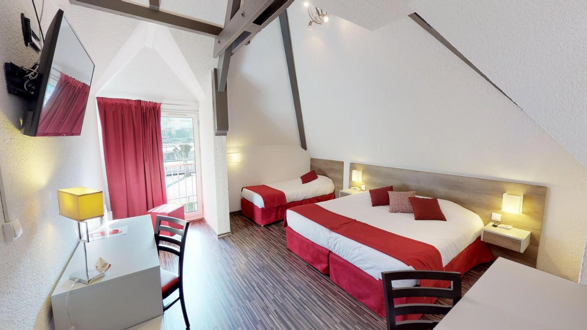 Chambre disponible pour un séminaire d'entreprise à Hôtel de France Contact-Hôtel - Évian-les-Bains