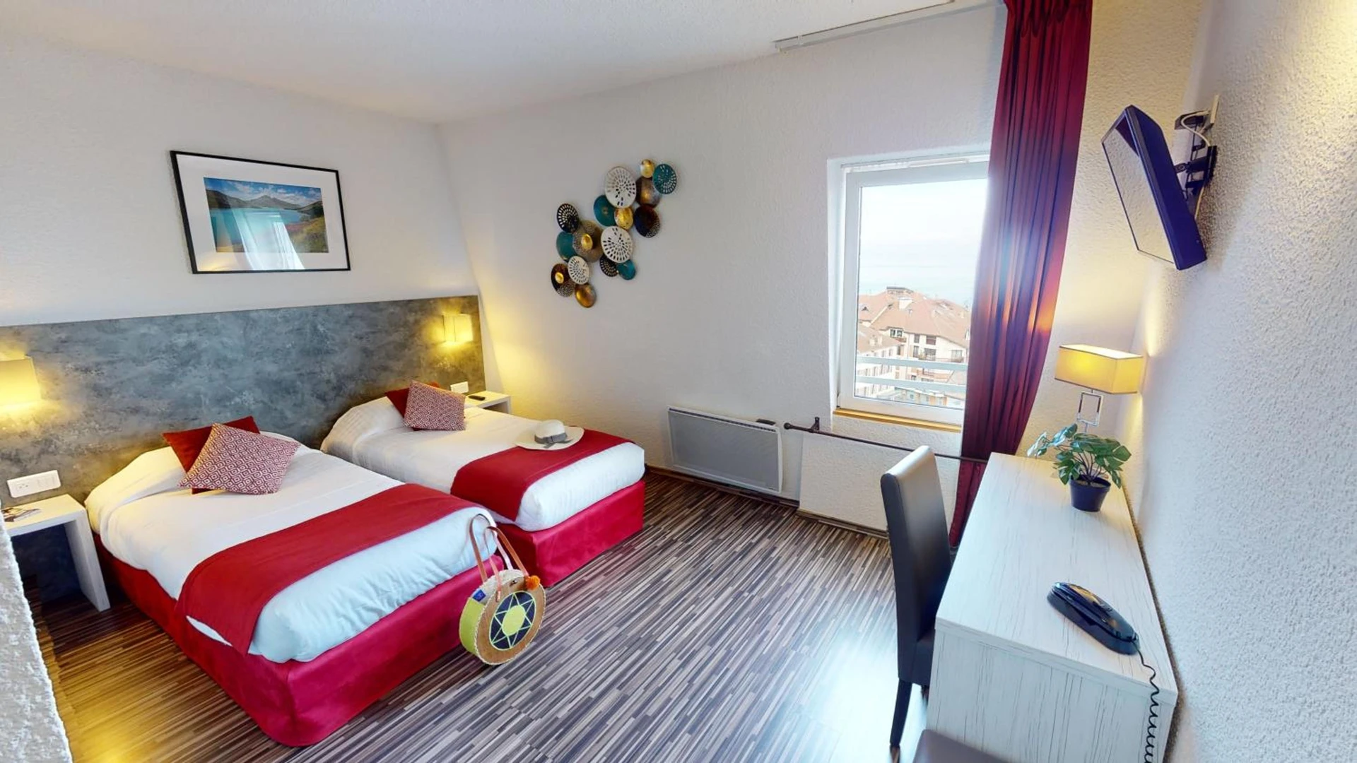 Chambre disponible pour un séminaire d'entreprise à Hôtel de France Contact-Hôtel - Évian-les-Bains