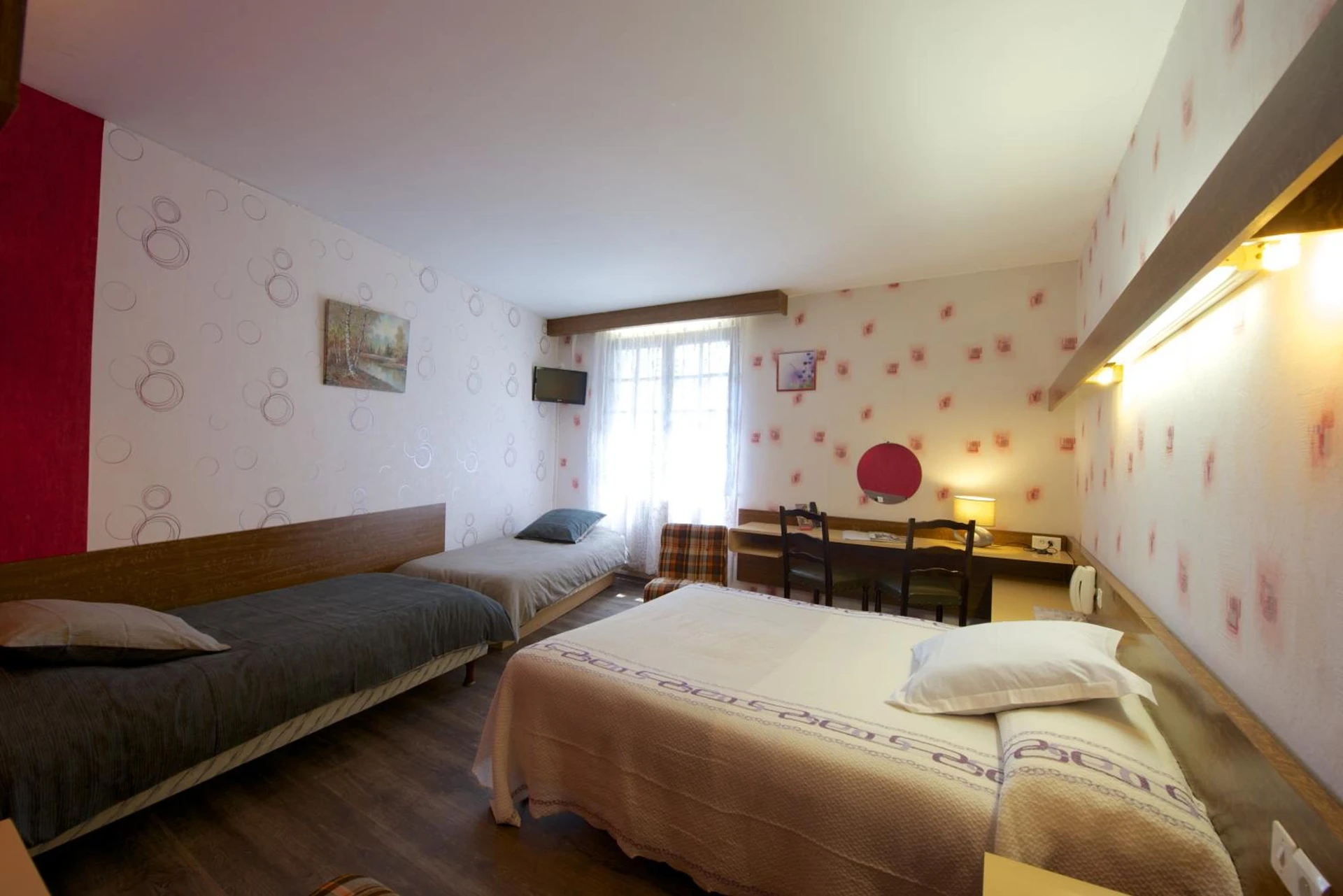 Chambre disponible pour un séminaire d'entreprise à Logis Hôtel de France - Arudy