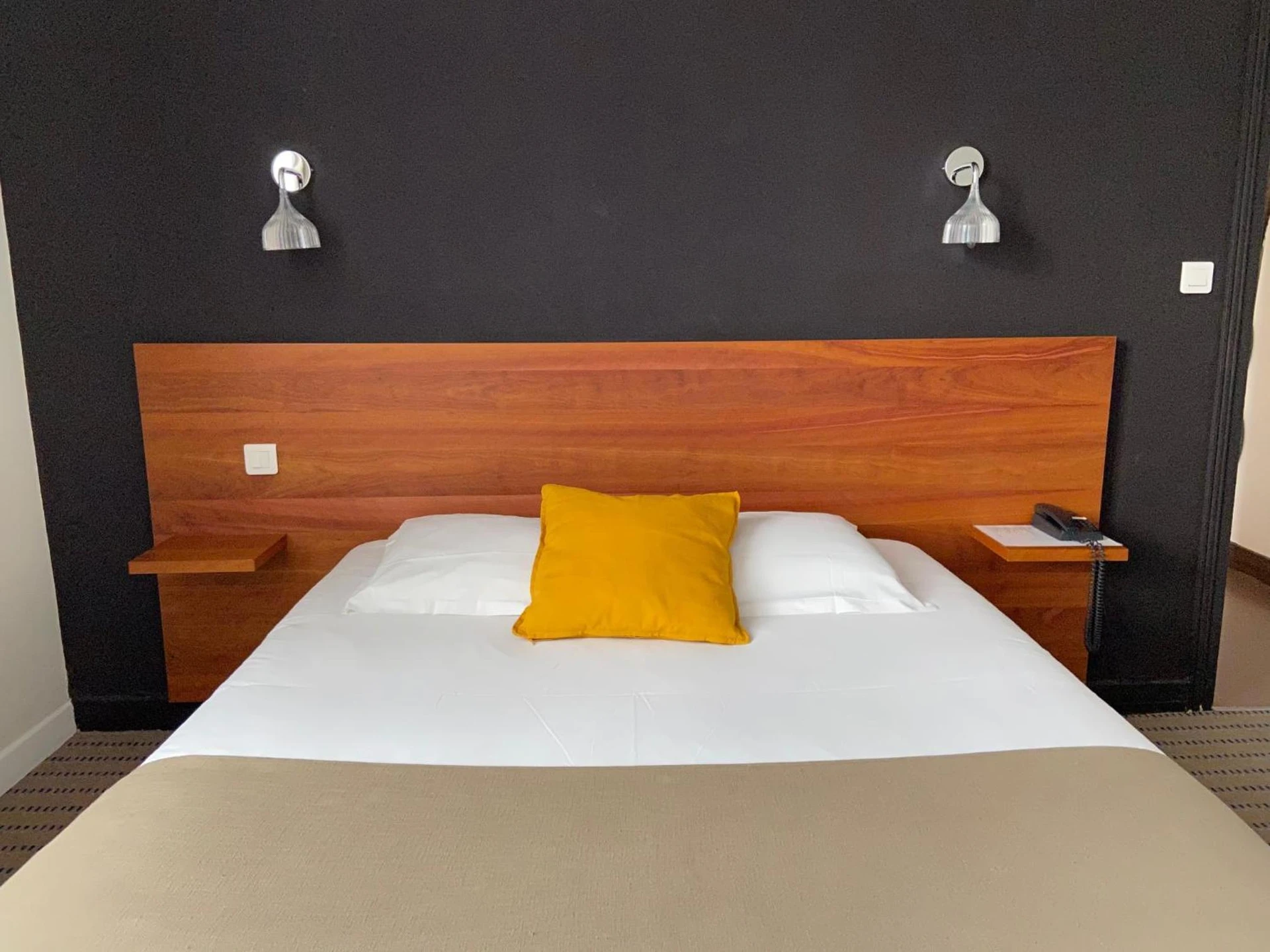 Chambre disponible pour un séminaire d'entreprise à Hôtel De France - Restaurant L'insolite - Douarnenez