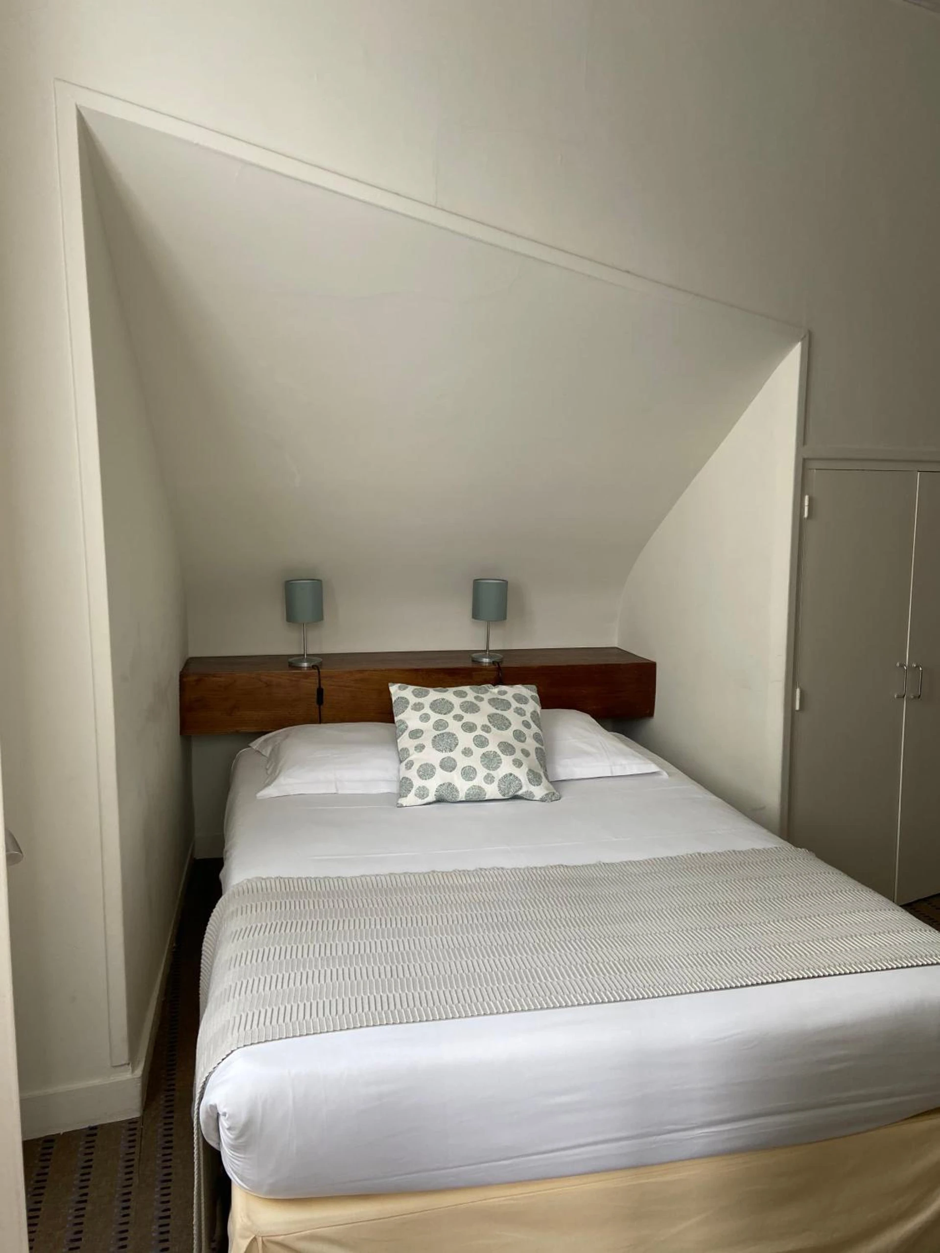 Chambre disponible pour un séminaire d'entreprise à Hôtel De France - Restaurant L'insolite - Douarnenez