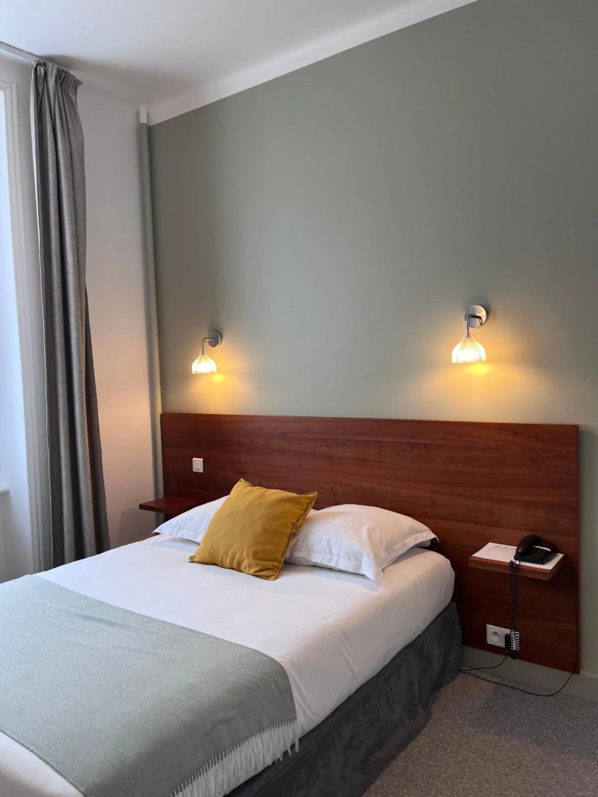 Chambre disponible pour un séminaire d'entreprise à Hôtel De France - Restaurant L'insolite - Douarnenez