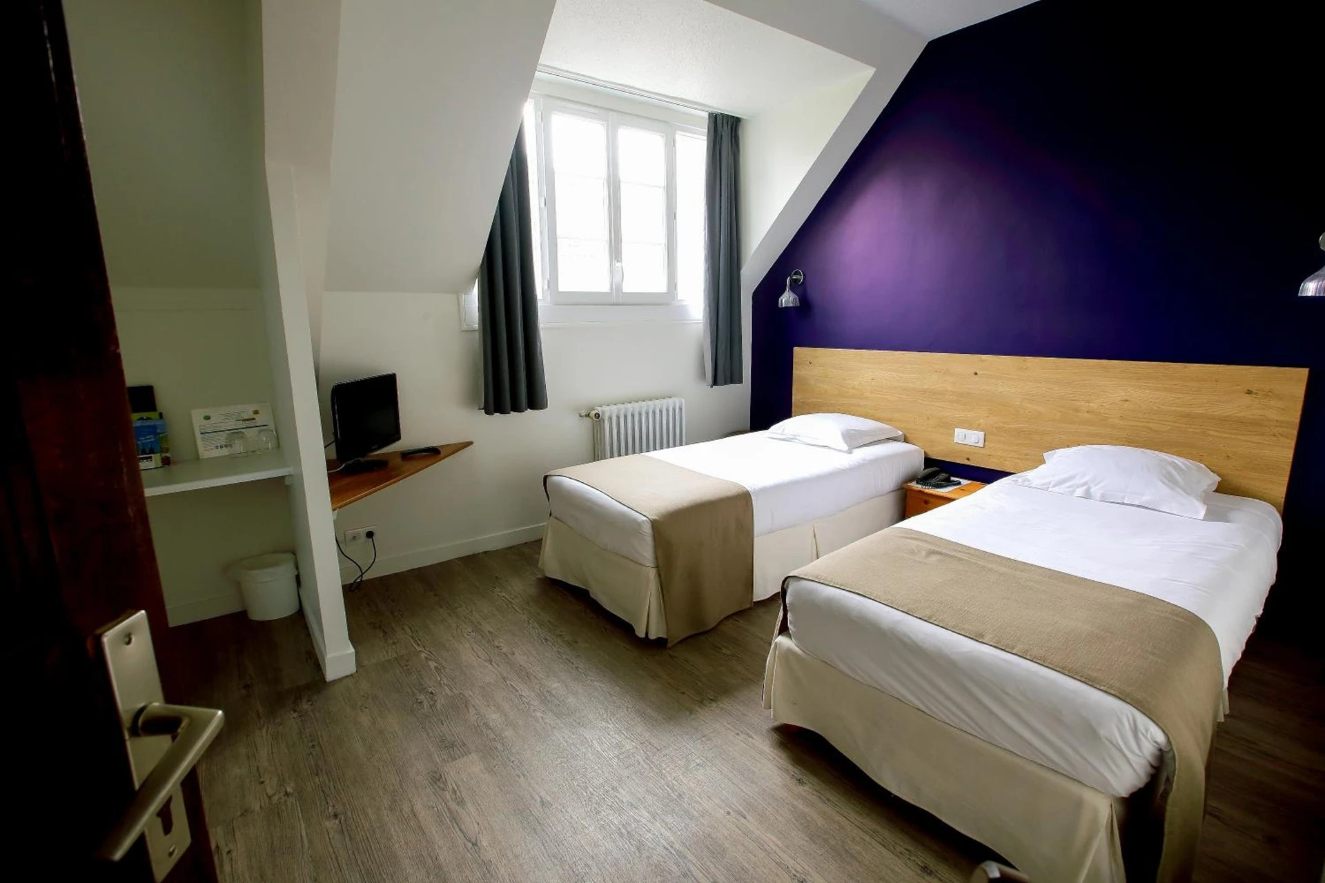 Magnifique chambre pour un séminaire d'entreprise à Hôtel De France - Restaurant L'insolite - Douarnenez