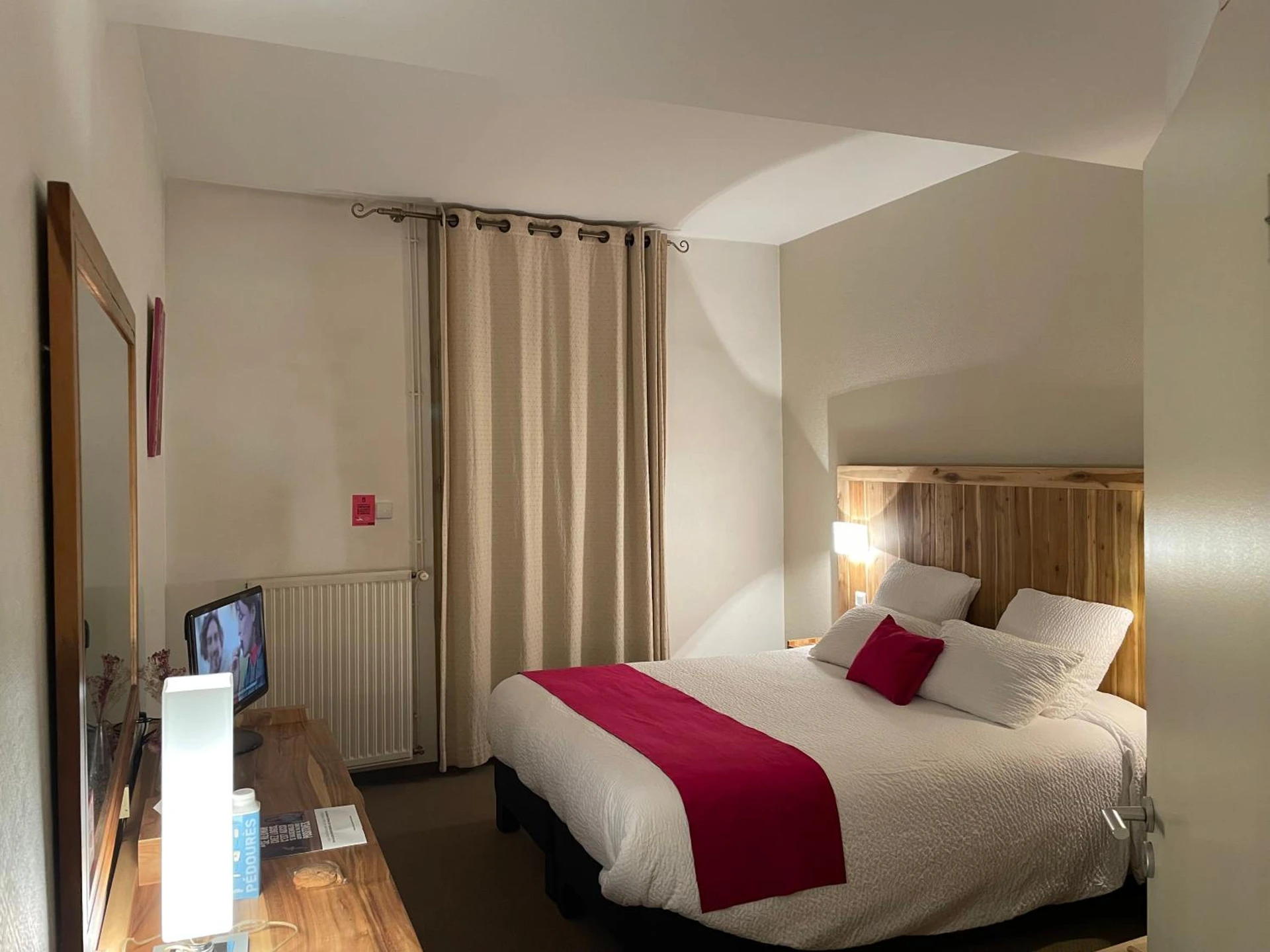 Magnifique chambre pour un séminaire d'entreprise à Logis Hôtel de France & Restaurant Pamiers - Pamiers