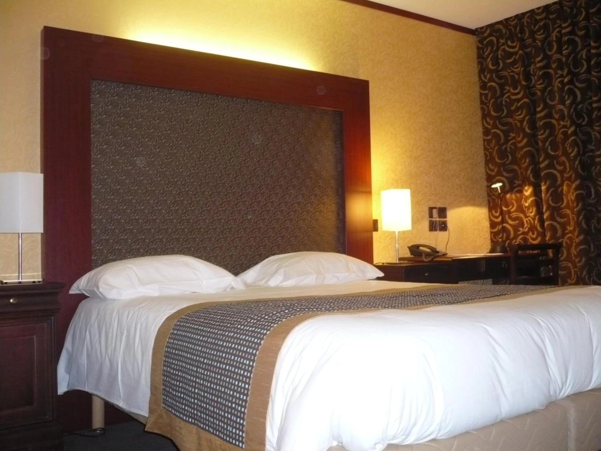 Chambre disponible pour un séminaire d'entreprise à Hotel De France - Montargis