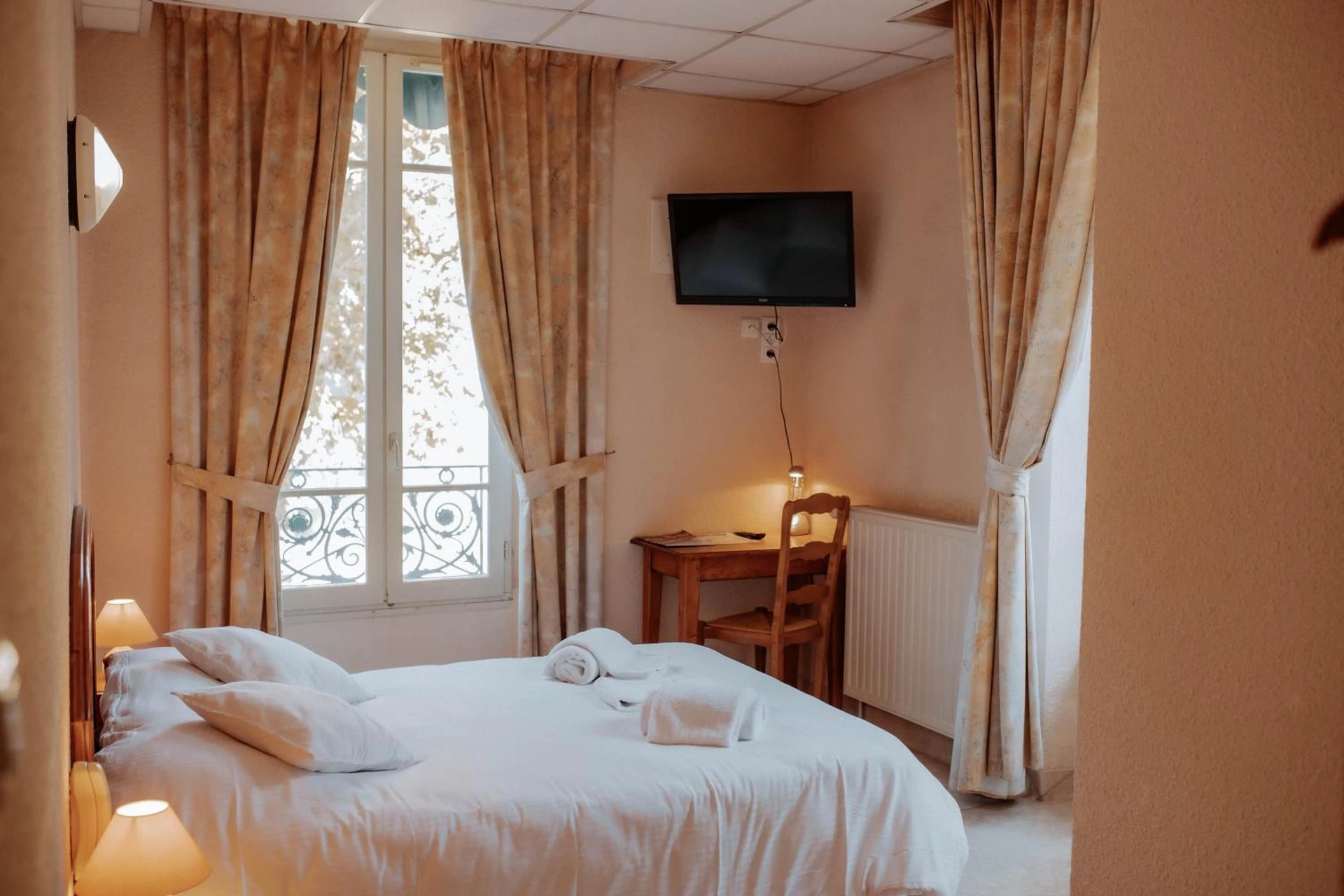 Chambre disponible pour un séminaire d'entreprise à Hôtel De France - Chalabre