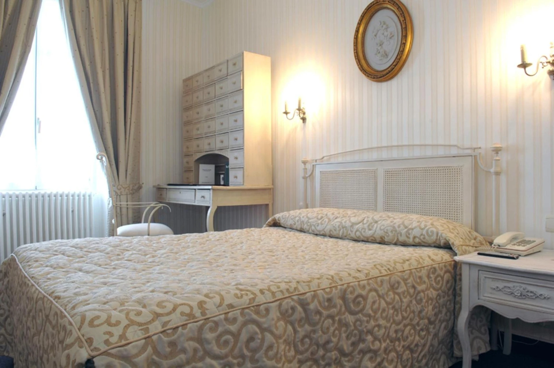 Magnifique chambre pour un séminaire d'entreprise à Hôtel De France - Angers