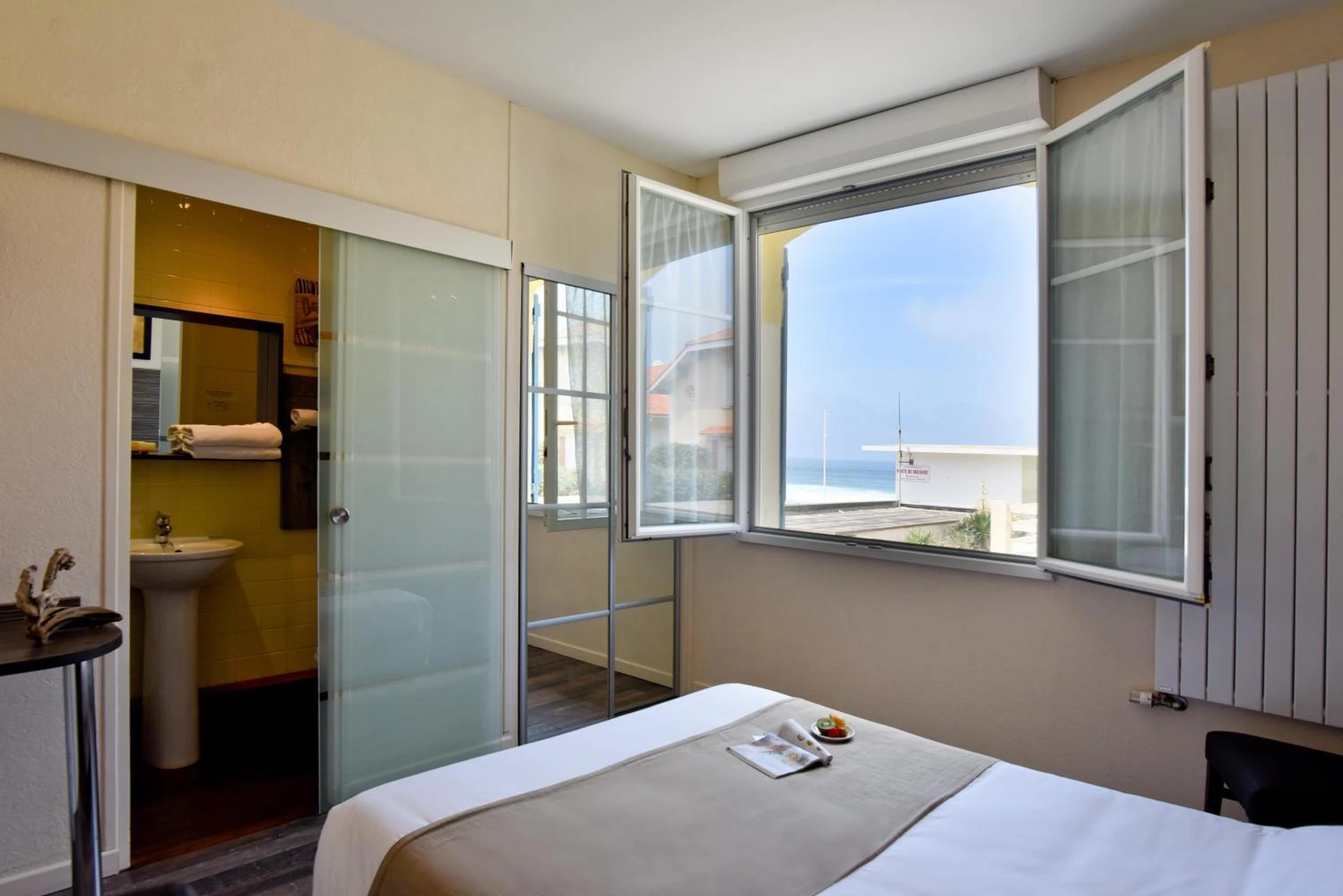 Chambre à Logis Hotel de France - Organiser un séminaire d'entreprise à Mimizan-Plage