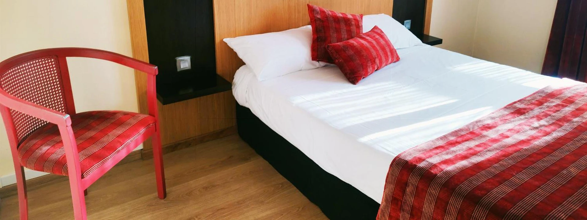 Chambre disponible pour un séminaire d'entreprise à Hôtel Restaurant de France - Castelnaudary
