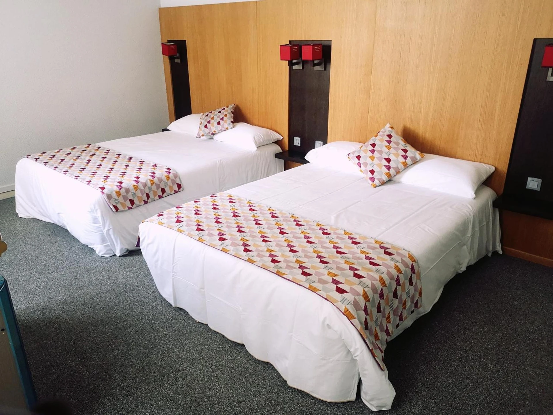 Chambre disponible pour un séminaire d'entreprise à Hôtel Restaurant de France - Castelnaudary
