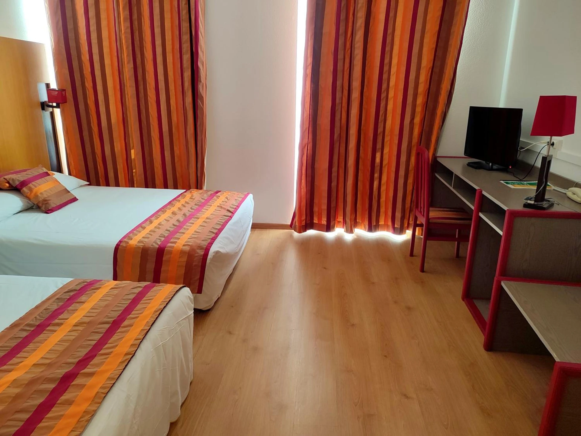 Chambre disponible pour un séminaire d'entreprise à Hôtel Restaurant de France - Castelnaudary