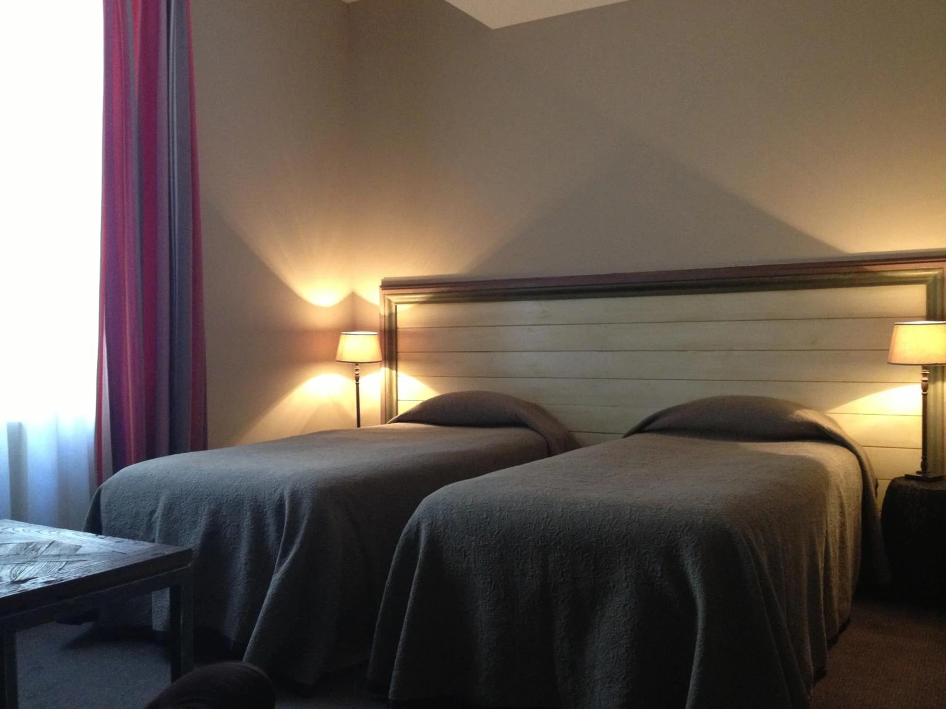 Chambre disponible pour un séminaire d'entreprise à Hôtel de l'Amphithéâtre - Arles