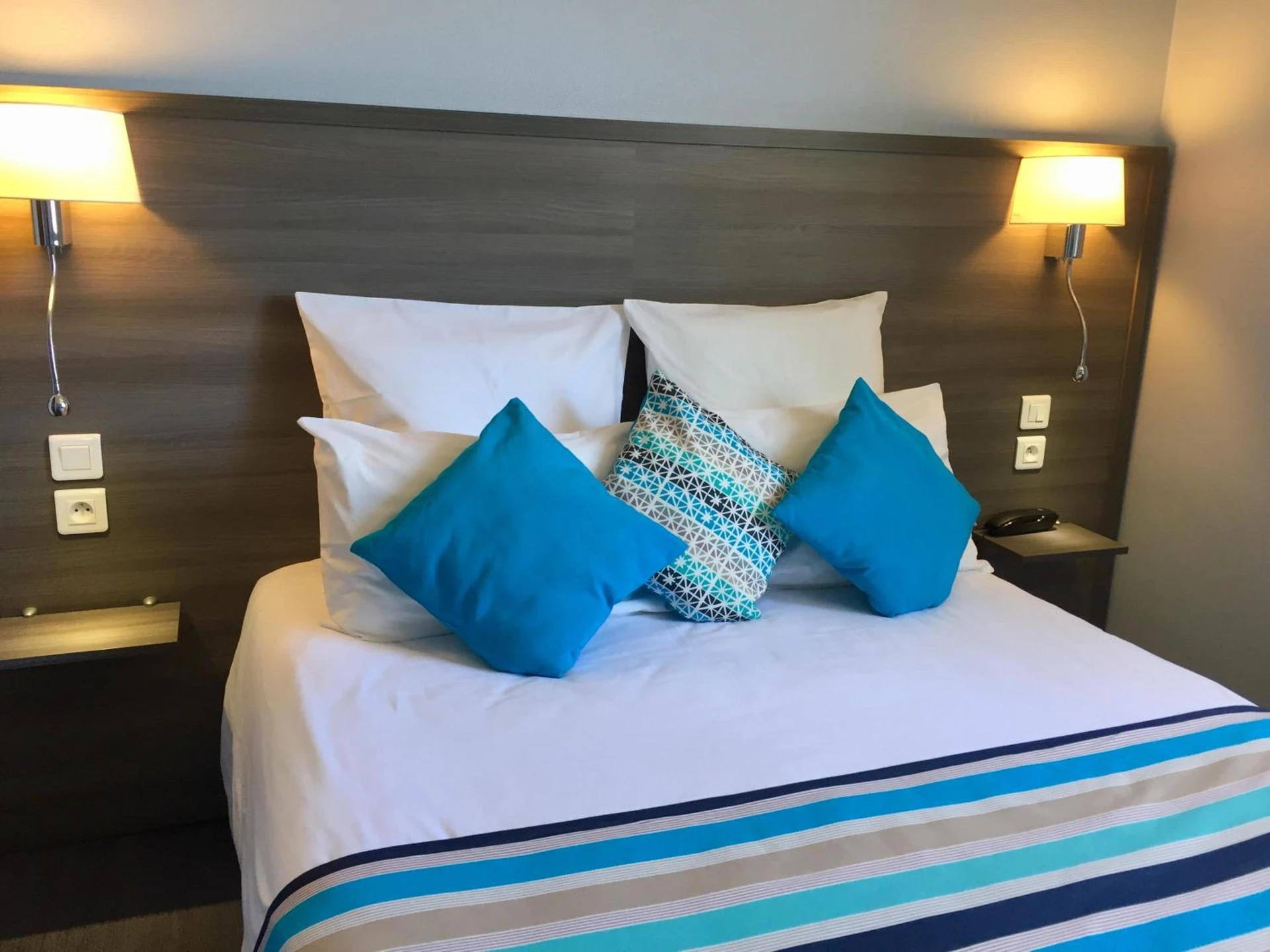 Magnifique chambre pour un séminaire d'entreprise à Hôtel de L'Avenue - Tarbes