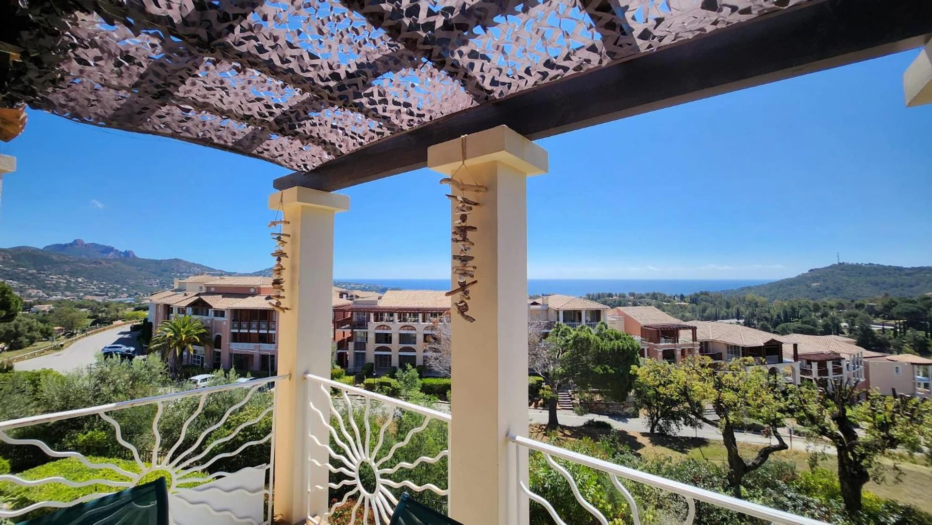 Chambre à Saint-Raphael- Vue mer et Massif de l'Esterel - Organiser un séminaire d'entreprise à Saint-Raphaël