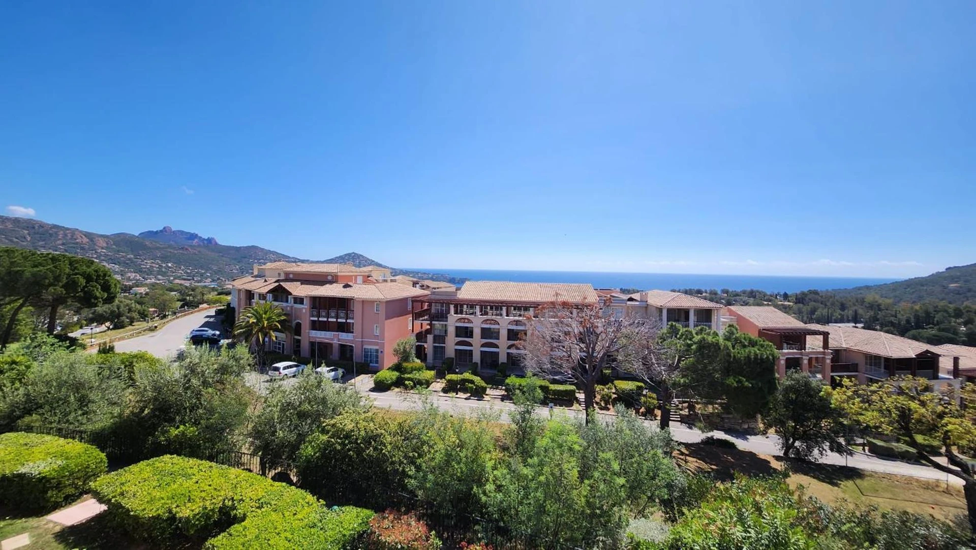 Ambiance de travail pour séminaire d'entreprise à Saint-Raphael- Vue mer et Massif de l'Esterel - Saint-Raphaël