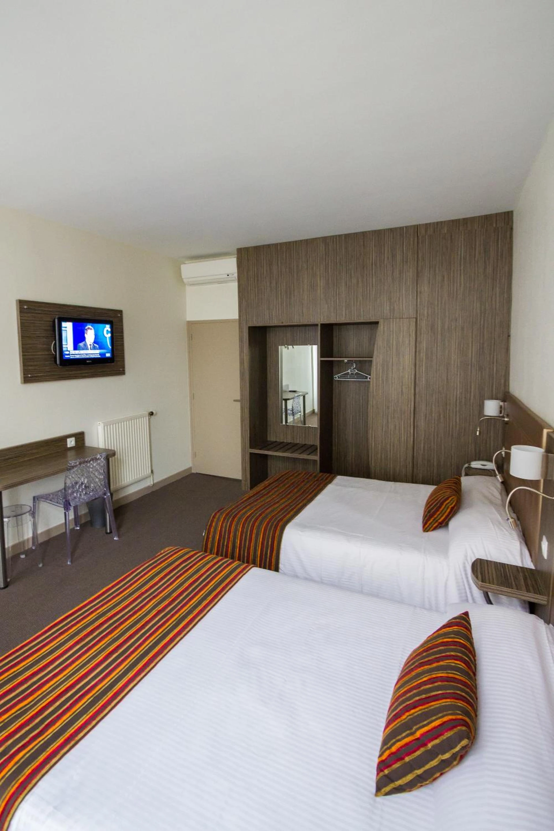 Chambre disponible pour un séminaire d'entreprise à Hôtel de l'Europe Grenoble hyper-centre - Grenoble