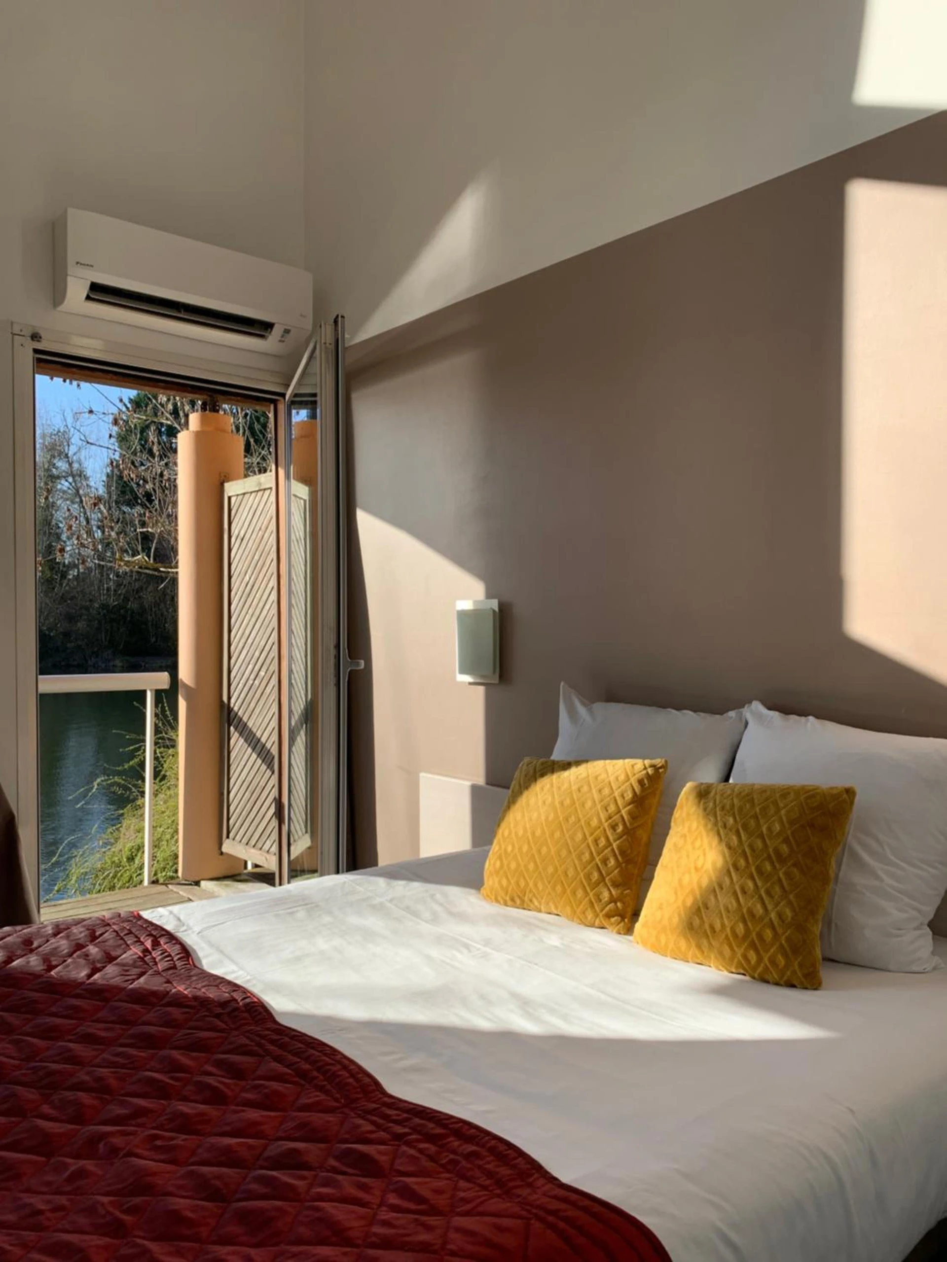 Chambre disponible pour un séminaire d'entreprise à Hôtel L'ile Du Saussay - Itteville