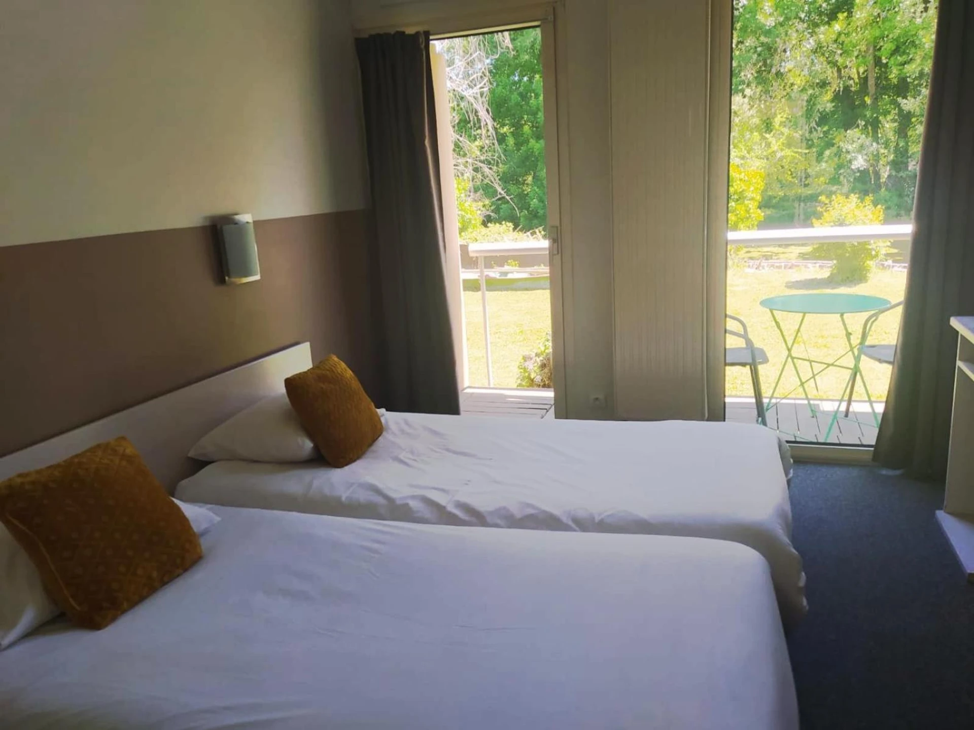Chambre disponible pour un séminaire d'entreprise à Hôtel L'ile Du Saussay - Itteville