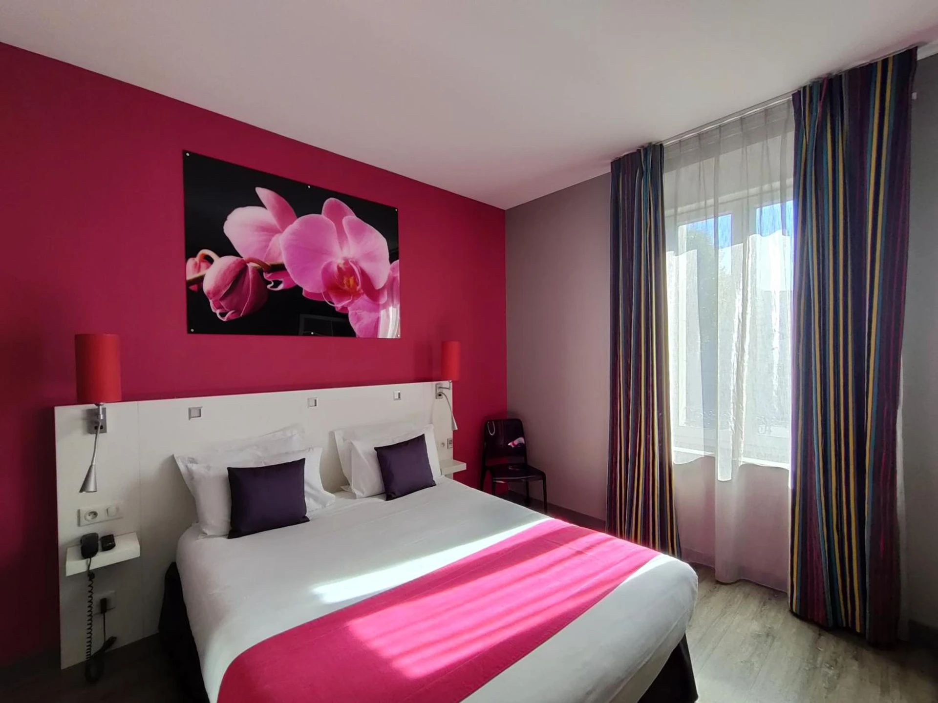 Chambre disponible pour un séminaire d'entreprise à The Originals Boutique, Hôtel de l'Univers, Montluçon - Montluçon