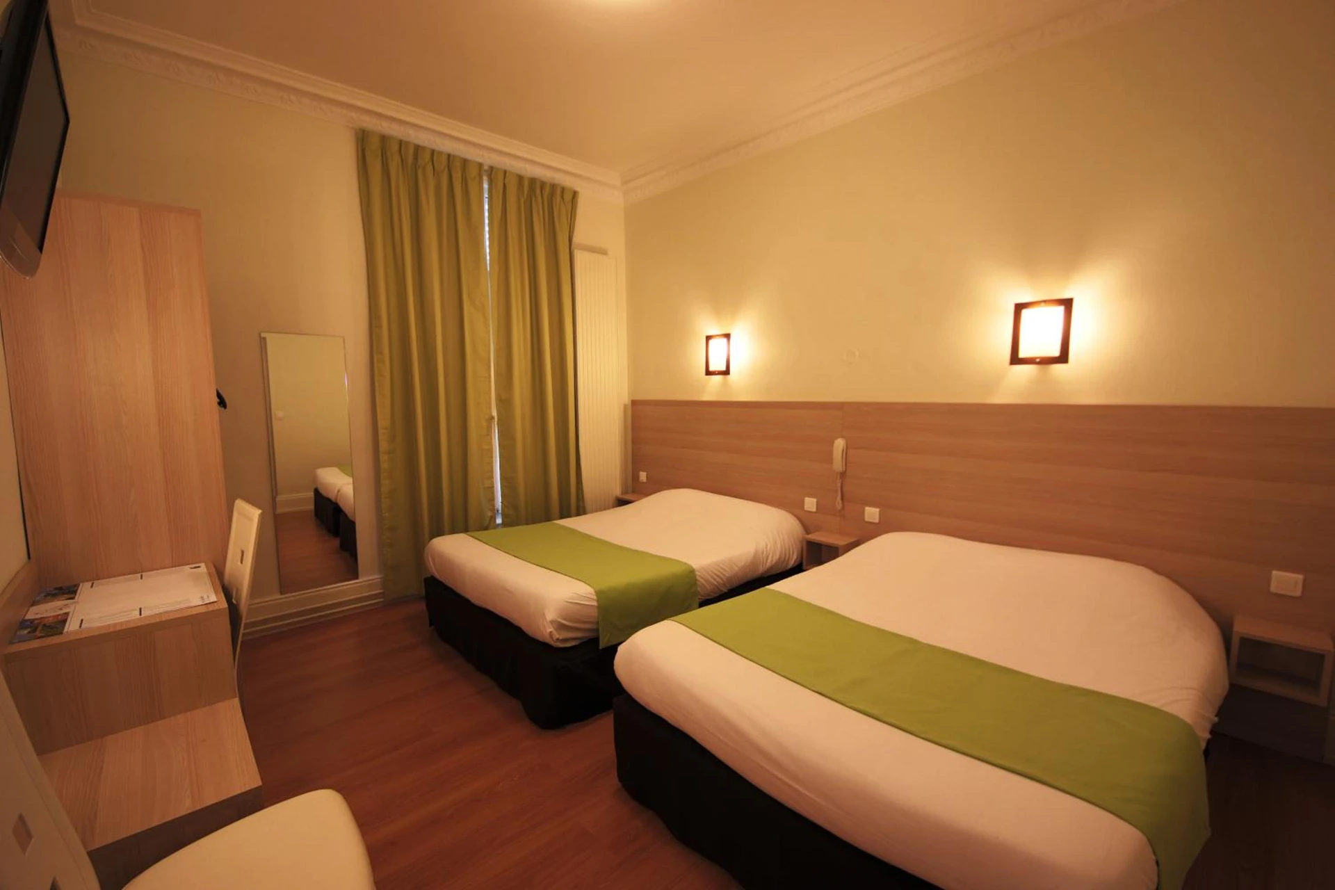 Chambre disponible pour un séminaire d'entreprise à Hôtel De La Cathédrale - Reims