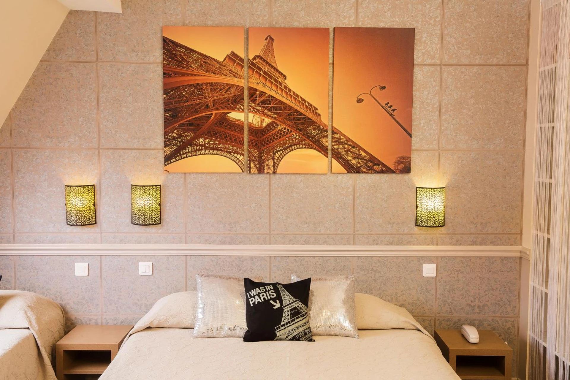 Chambre à Hotel De La Cite Rougemont - Organiser un séminaire d'entreprise à Paris