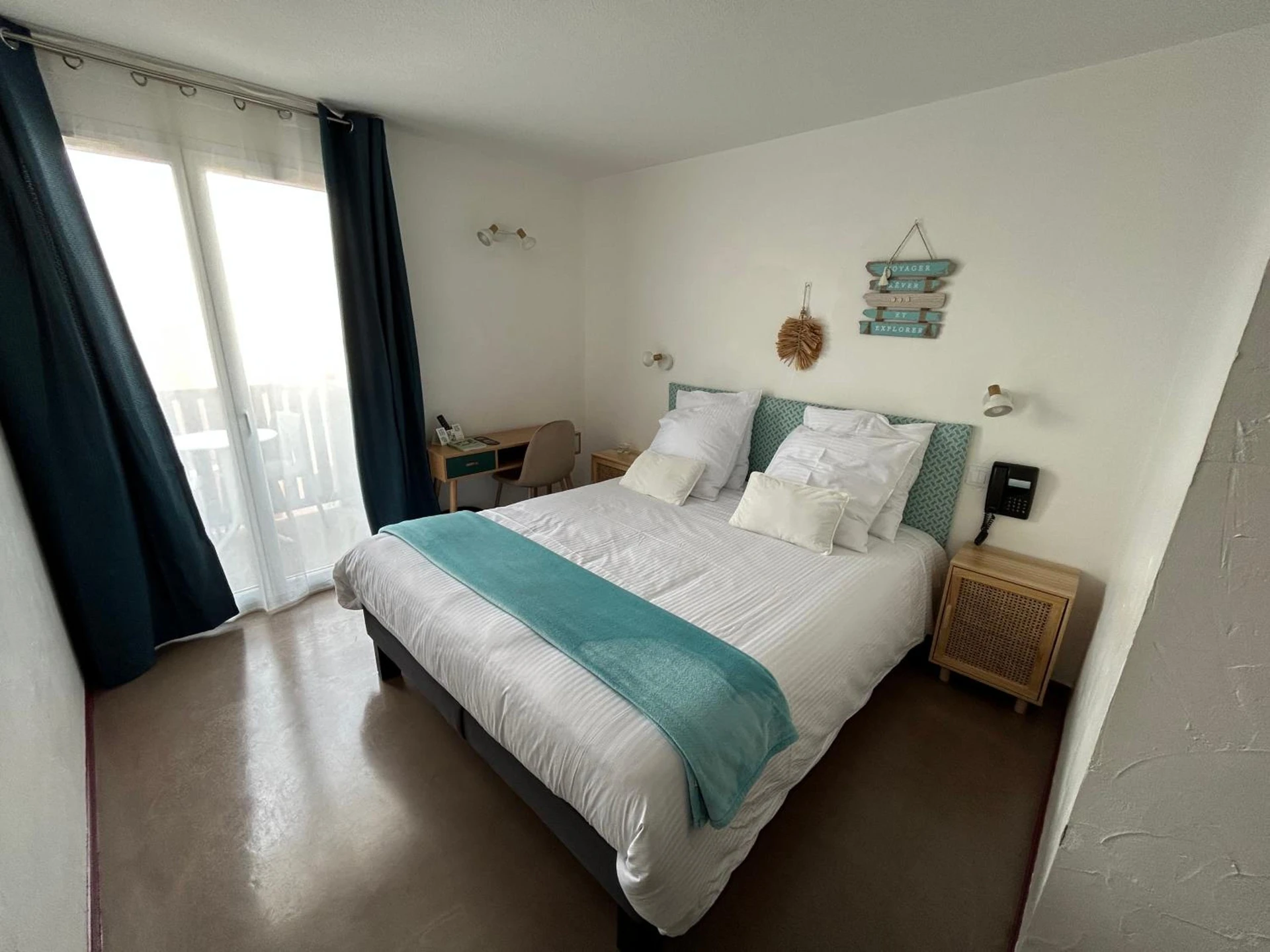 Magnifique chambre pour un séminaire d'entreprise à Logis Hotel De La Clape - Narbonne-Plage